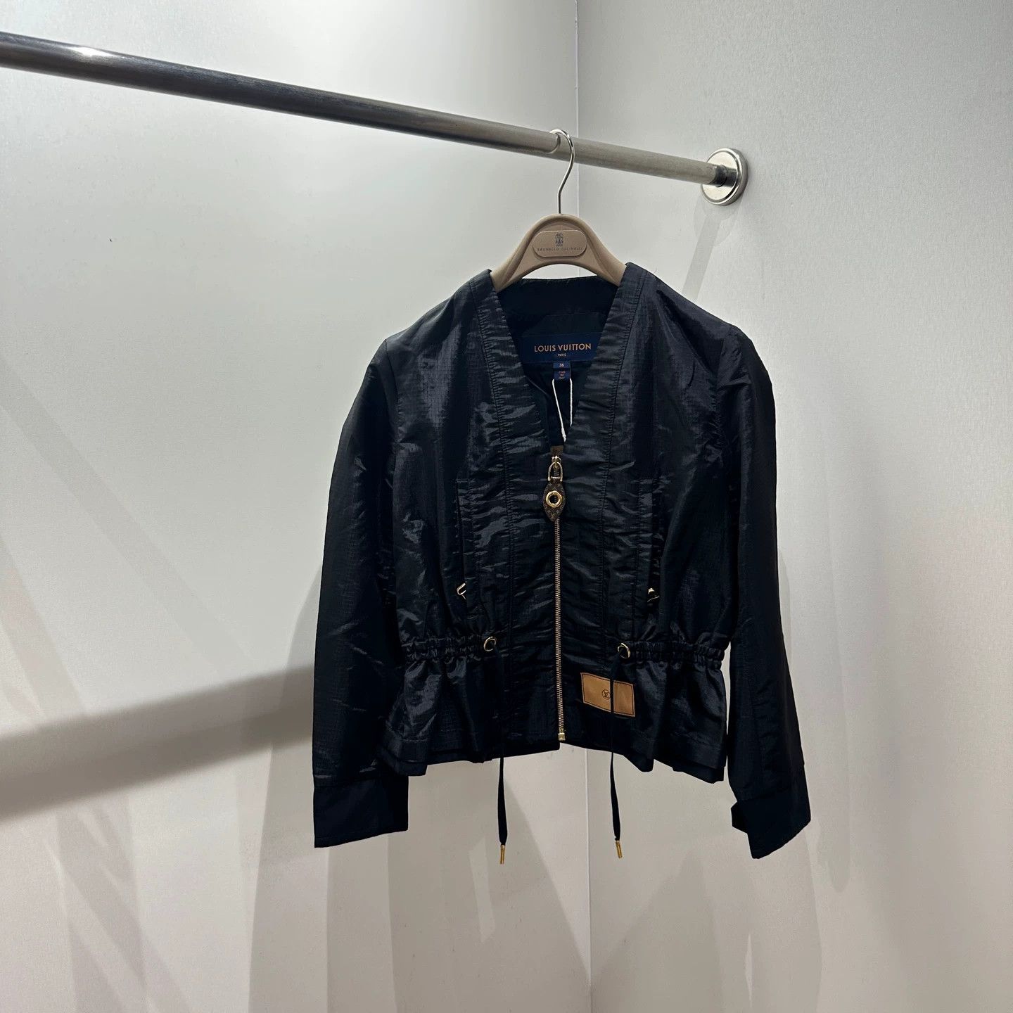 LV apr159 V-neck logo silk thin jacket size 36