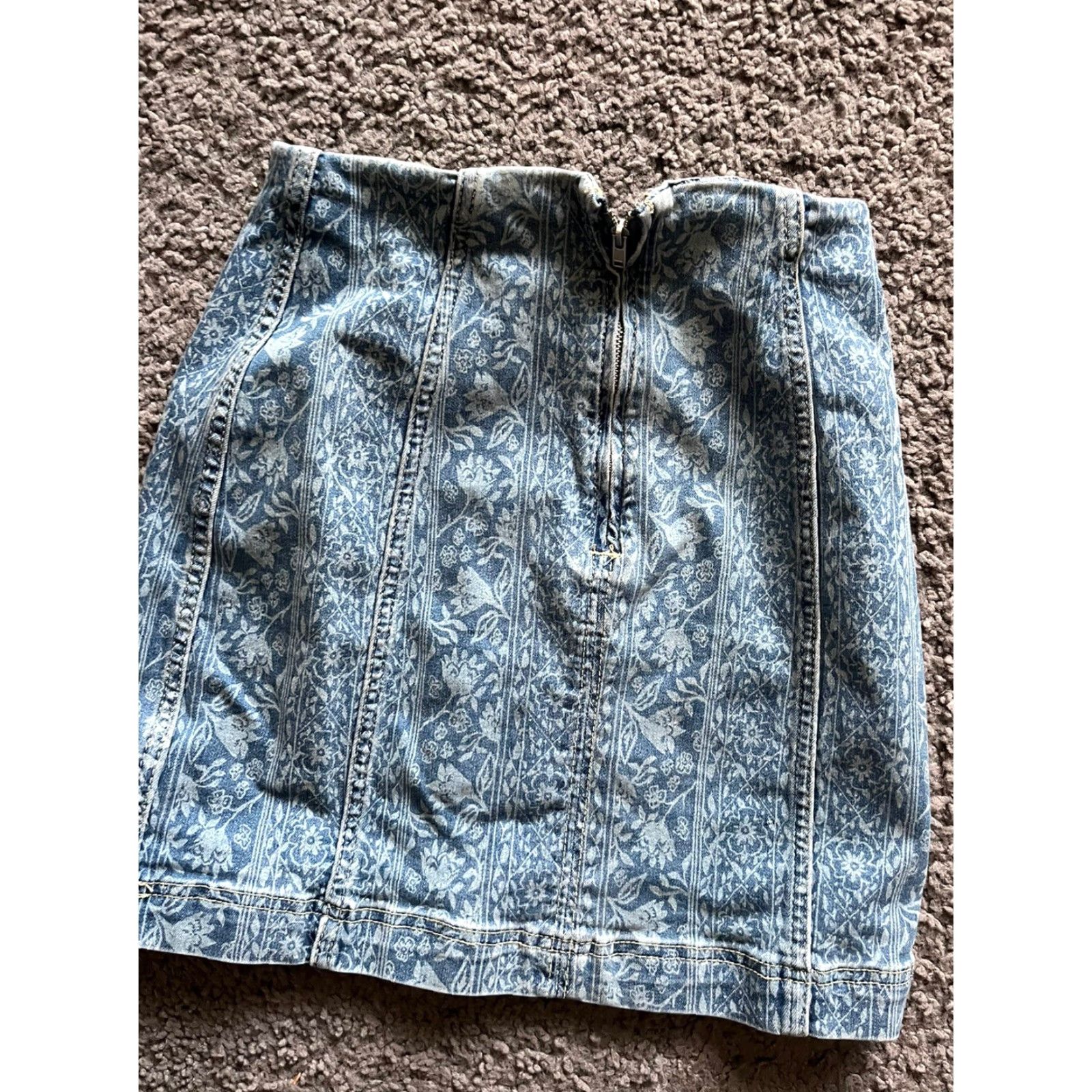 Free People Free People Pencil Skirt Blue Floral Print Size 10 Womens Knit Cotton Blend Zipper Back Zip Short Skirt, Casual Womens Apparel Size 25" / US 0 / IT 36 - 2 Thumbnail