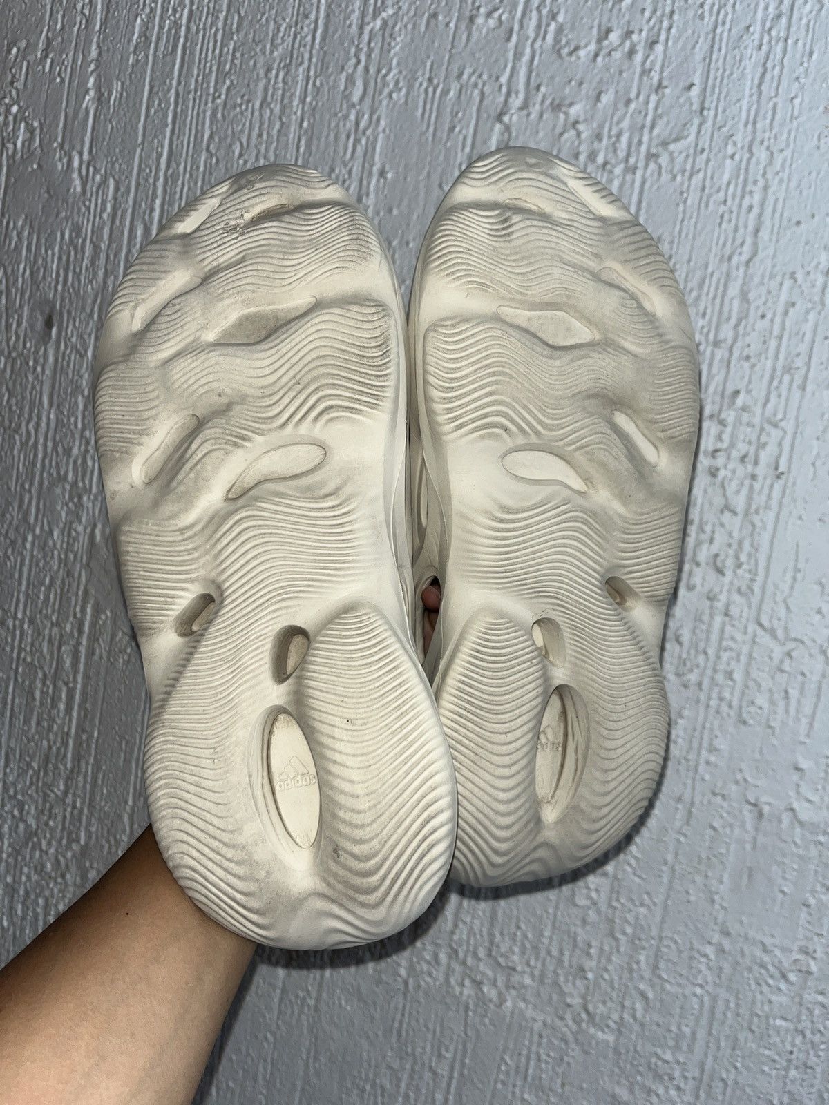 Yeezy Yeezy Foam Runner Sand Size US 9 / EU 42 - 4 Thumbnail