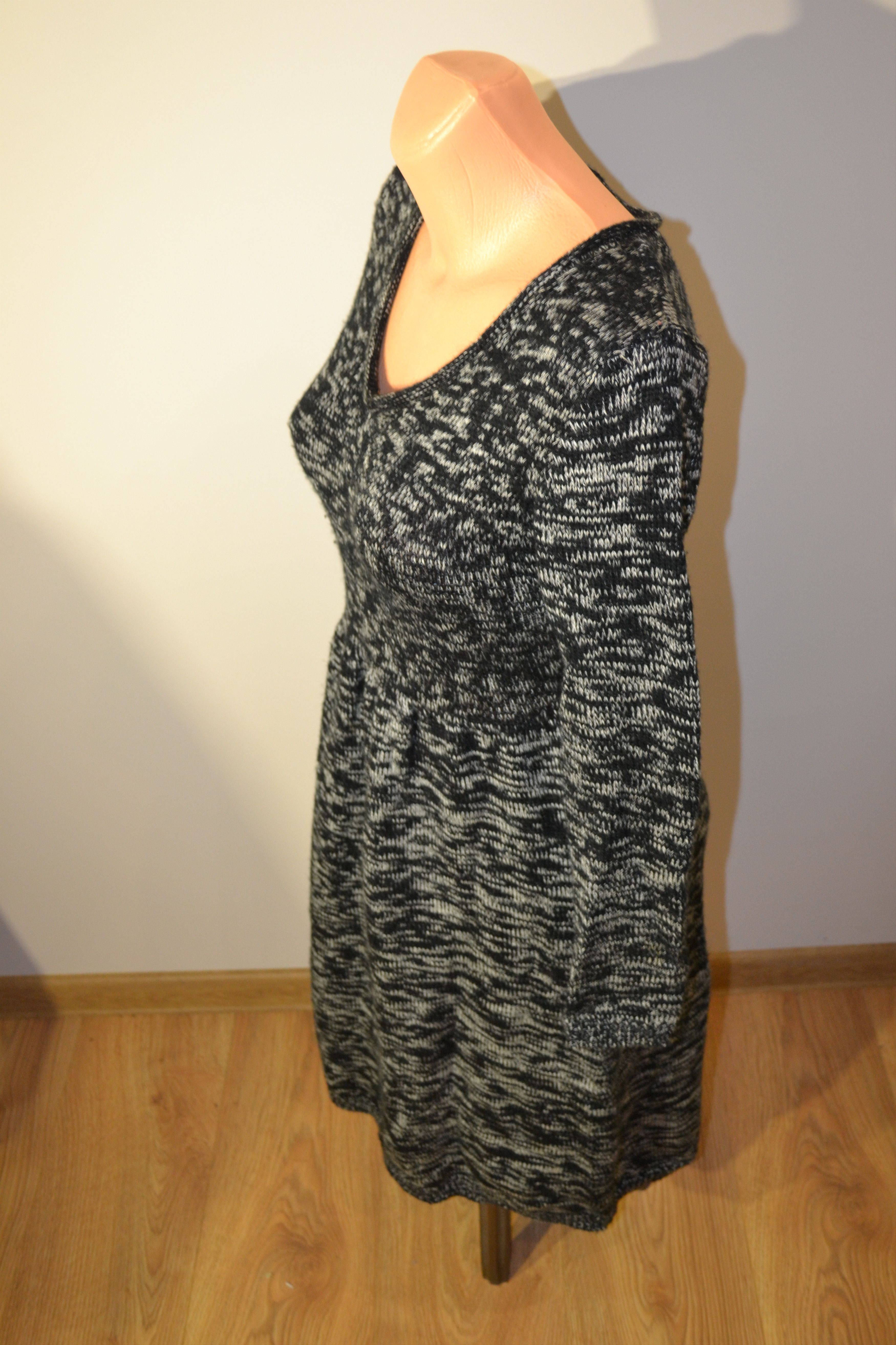 Calvin Klein Calvin Klein Merino Wool Knit Dress – XS Size Size XS / US 0-2 / IT 36-38 - 5 Thumbnail