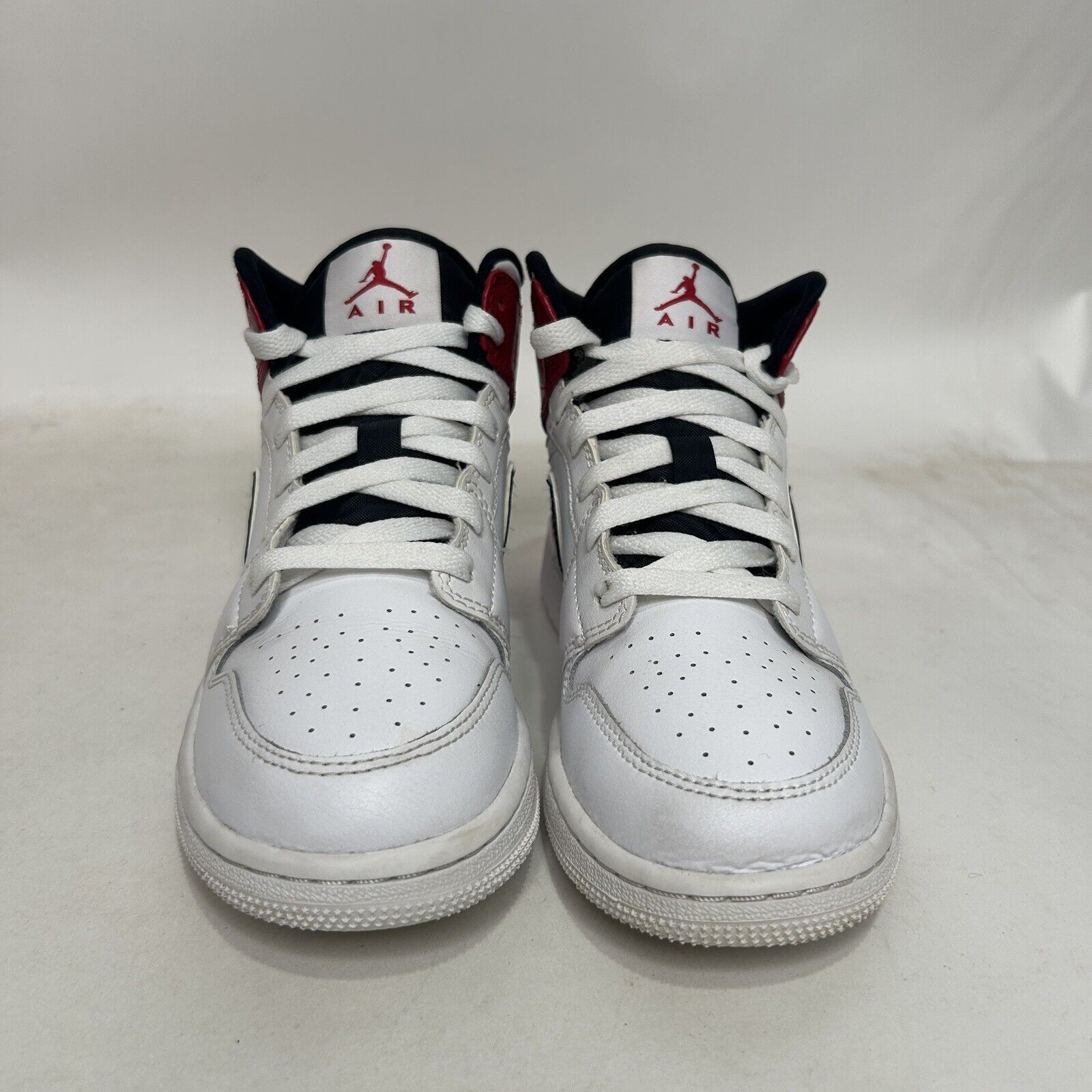 Nike Nike Air Jordan 1 Mid Retro GS “Chicago/White Red” 2024 Size US 6.5 / IT 36.5 - 2 Thumbnail