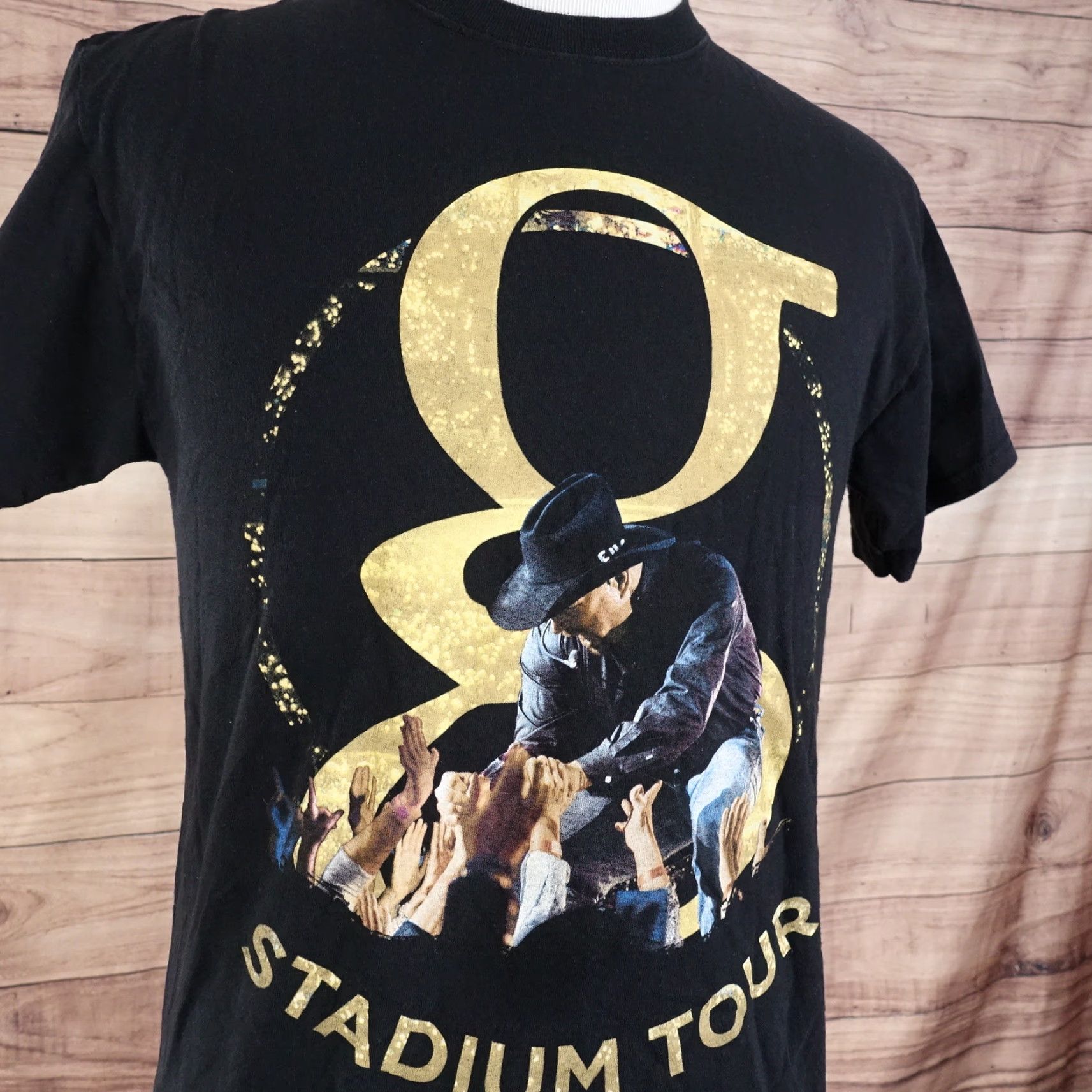 Hanes VINTAGE GARTH BROOKS STADIUM TOUR T-SHIRT UNISEX ADULT M MEDIUM BLACK GRAPHIC PRINT 90s CONCERT accents? Size US M / EU 48-50 / 2 - 2 Thumbnail