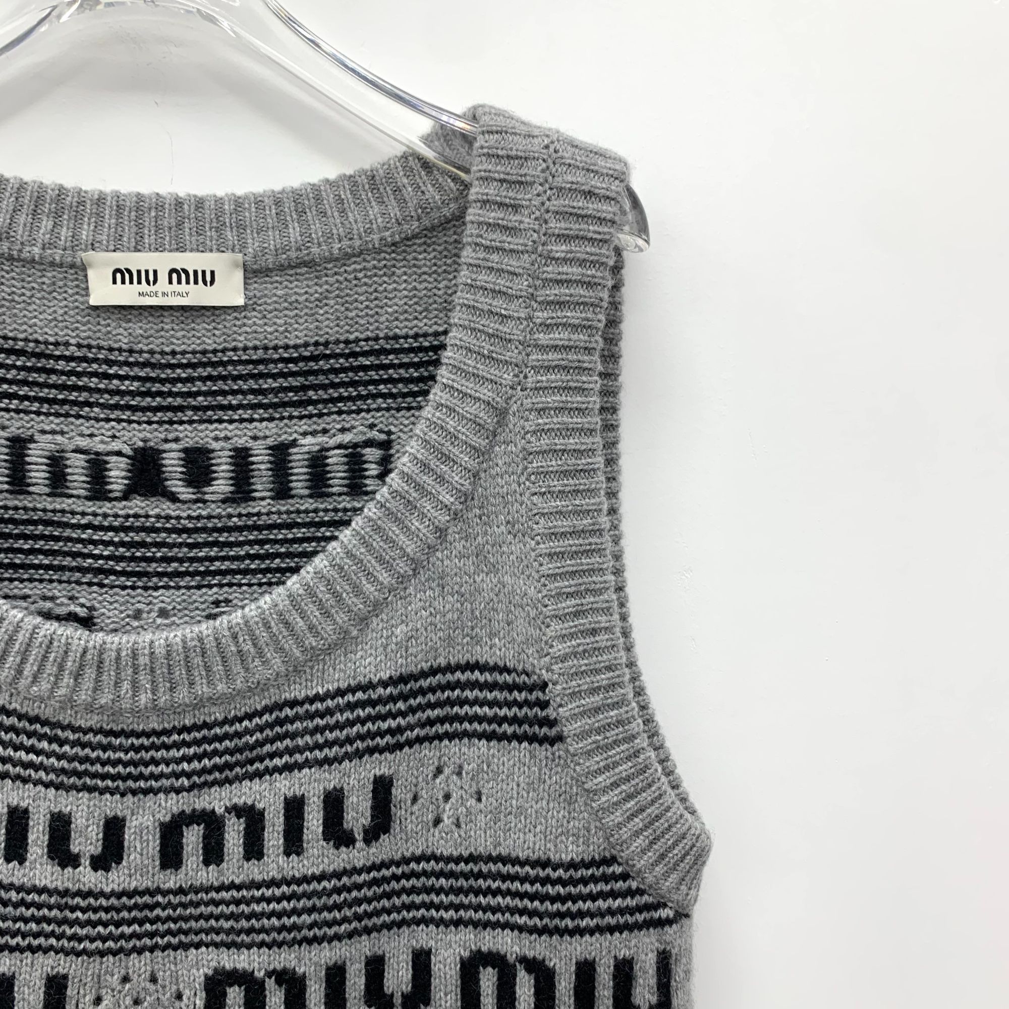 Miu Miu Miu Miu 2022 Dark Grey Logo Stripe Intarsia Cashmere Sleevel Size XS / US 0-2 / IT 36-38 - 15 Thumbnail