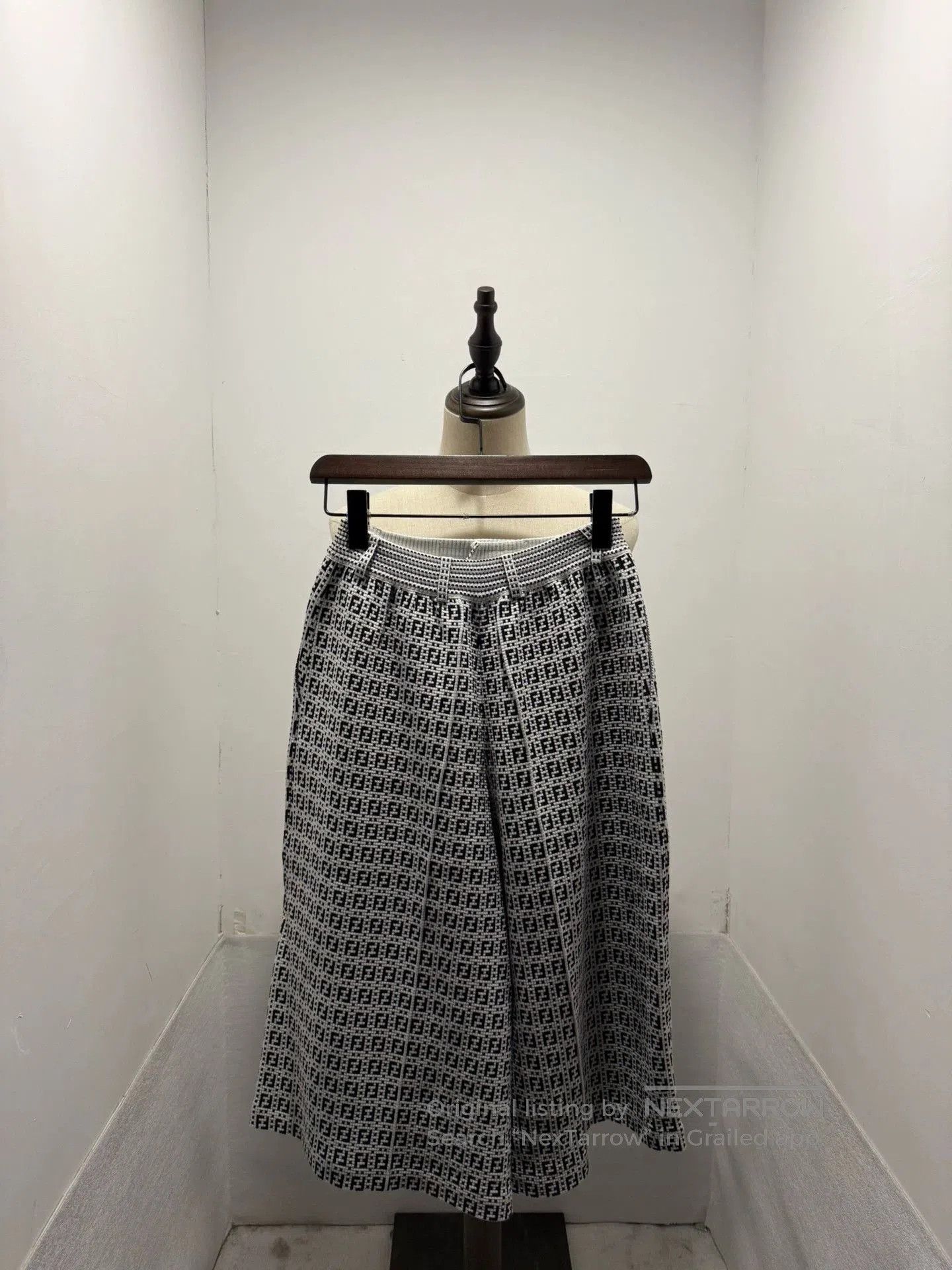 Fendi Fendi Printed Knit Mid Pants Sale. Size US 26 / EU 42 - 5 Thumbnail