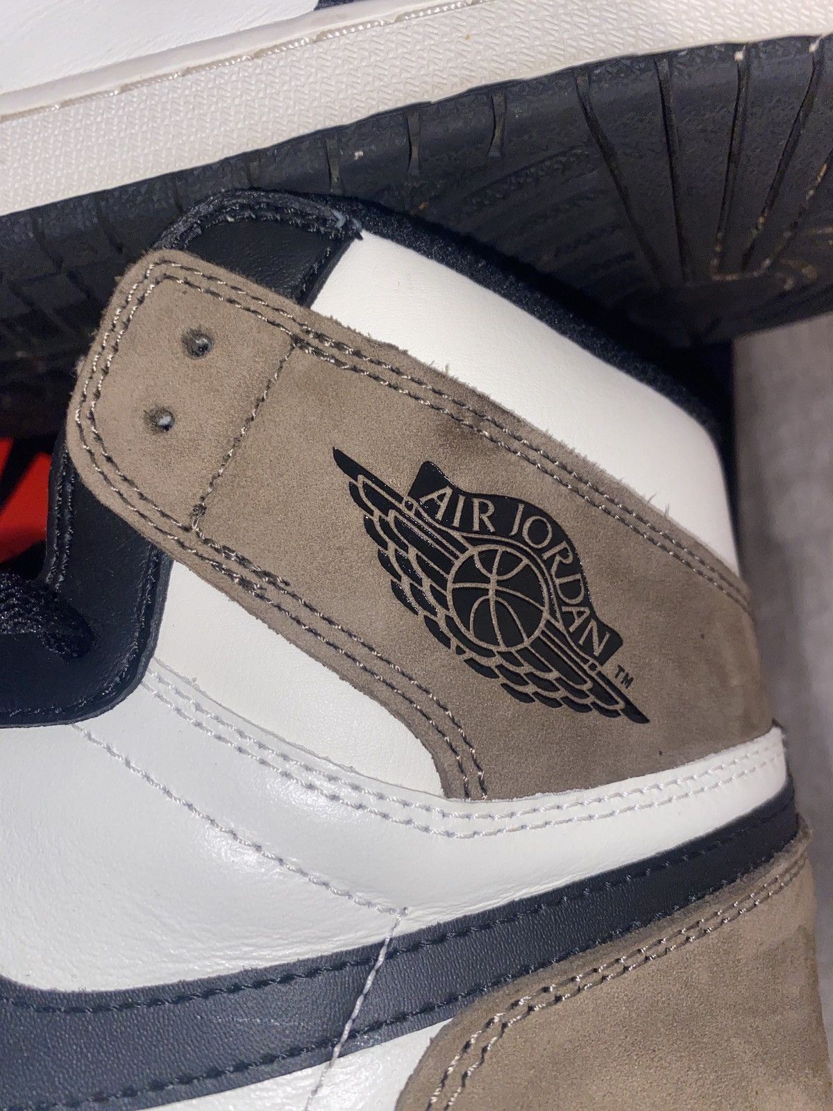 Jordan Brand Jordan 1 retro high dark mocha size 10.5 Size US 10.5 / EU 43-44 - 10 Thumbnail