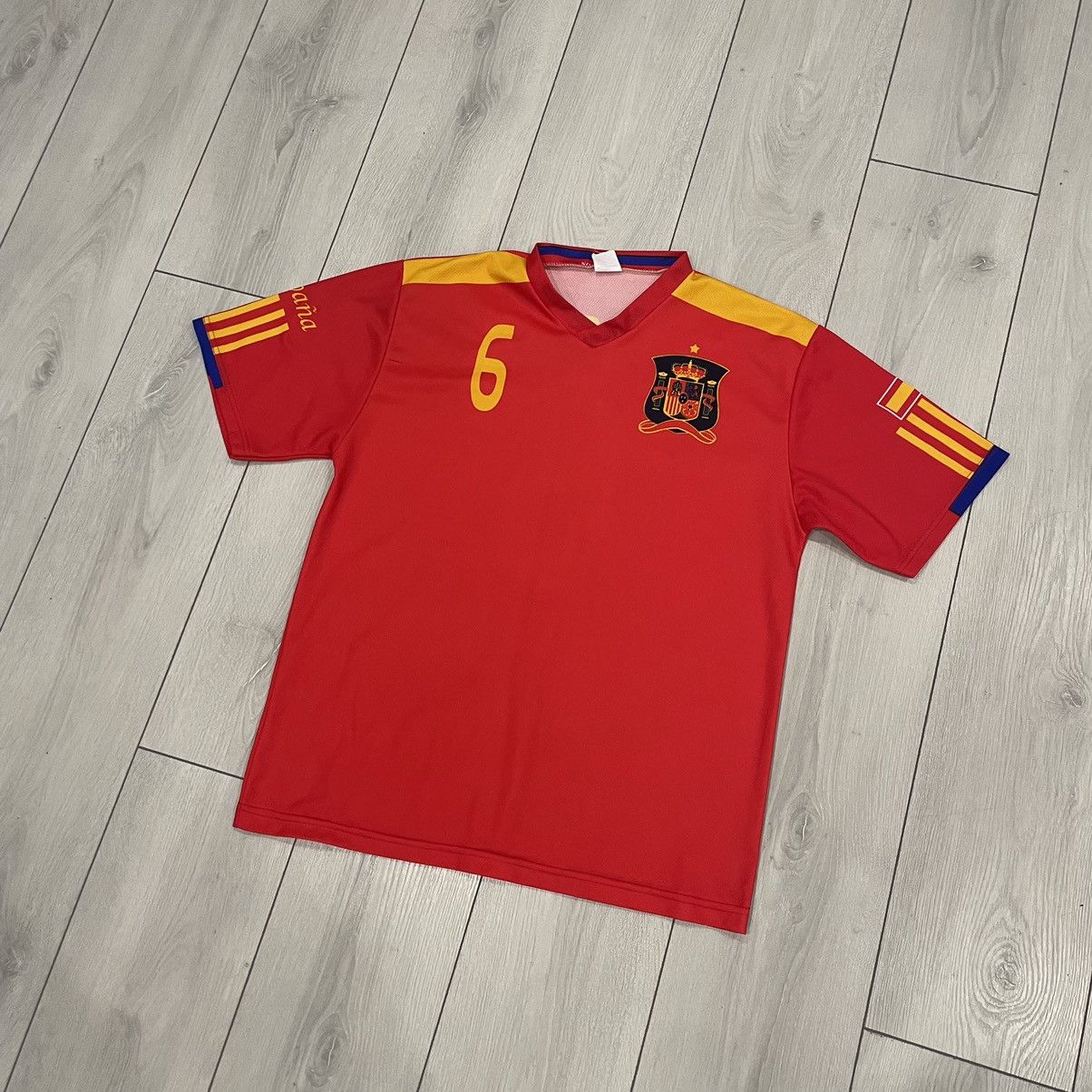 Other Rare 90s SPAIN 6 A INIESTA jersey tee shirt Size US M / EU 48-50 / 2 - 2 Thumbnail