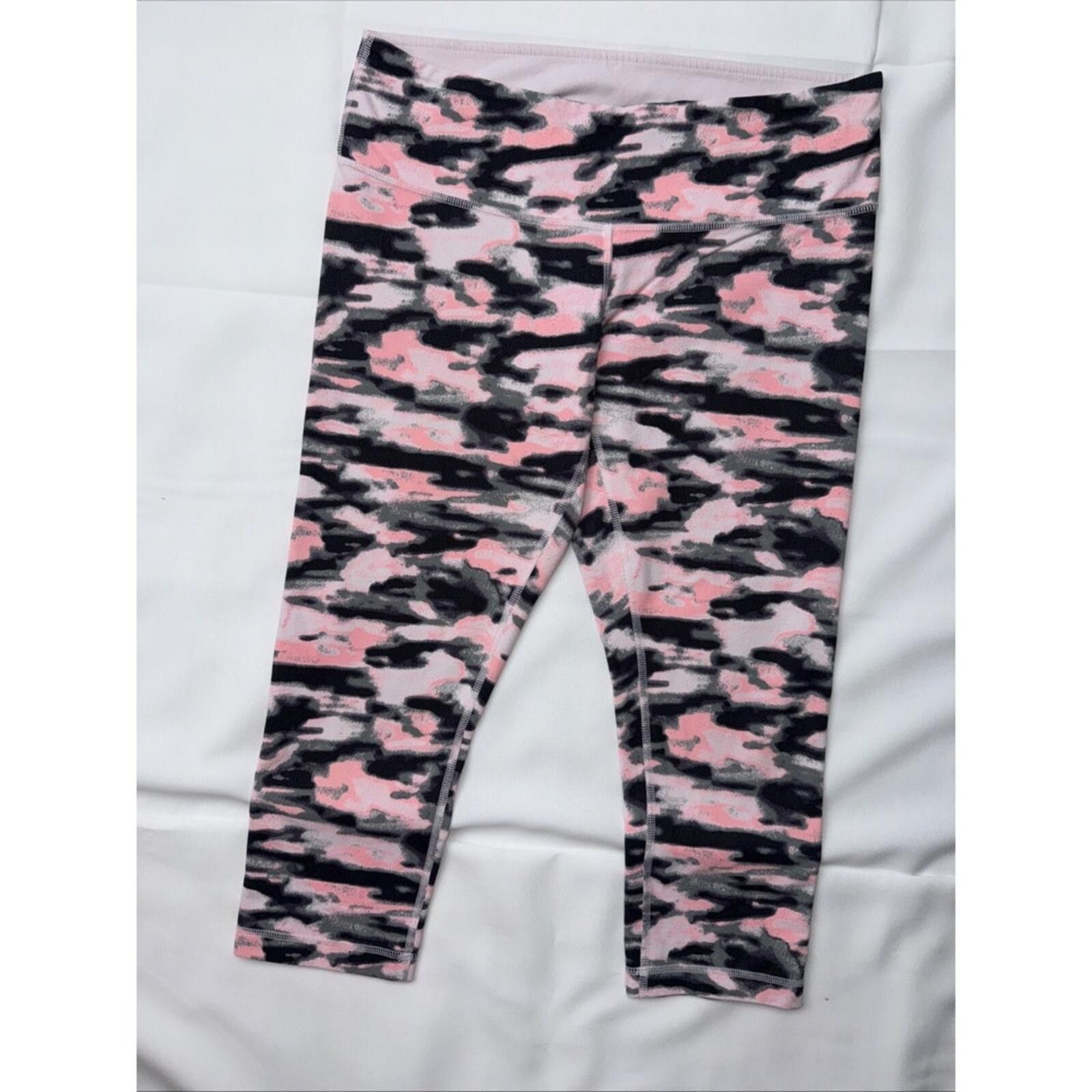 Lululemon Lululemon Pink Black Gray Camo Leggings Size 30" / US 8 / IT 44 - 4 Thumbnail