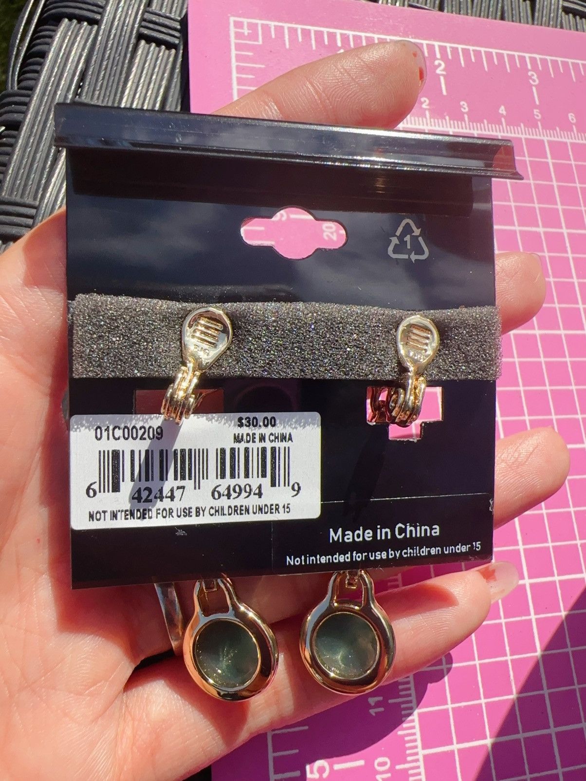 Anne Klein × Designer Anne Klein gold tone natural stone pink green drops earrings Size ONE SIZE - 4 Thumbnail