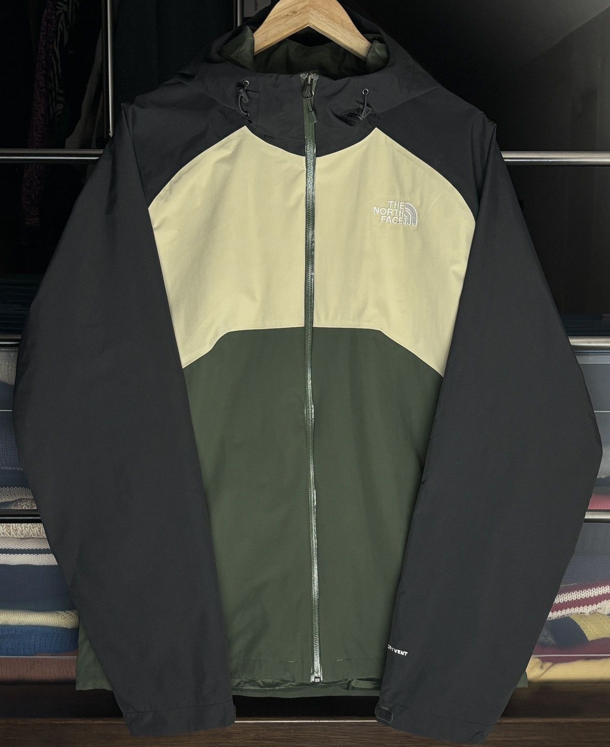 The North Face The North Face Dryvent Shell Outdoor Windbreaker Rain Jacket Size US L / EU 52-54 / 3 - 1 Thumbnail