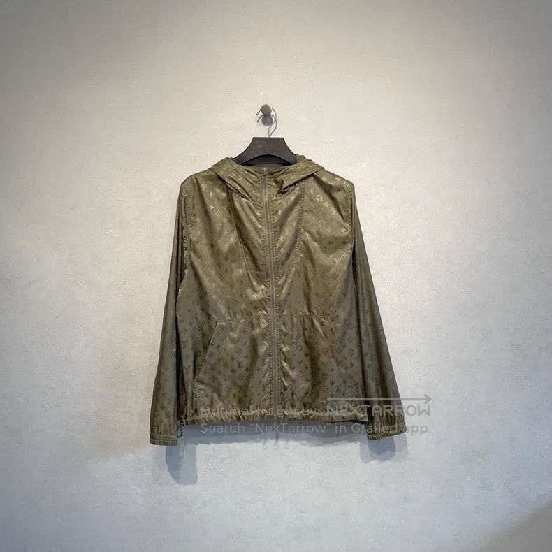 Louis Vuitton Louis Vuitton Army green logo full print reversible jacket Size US M / EU 48-50 / 2 - 1 Thumbnail