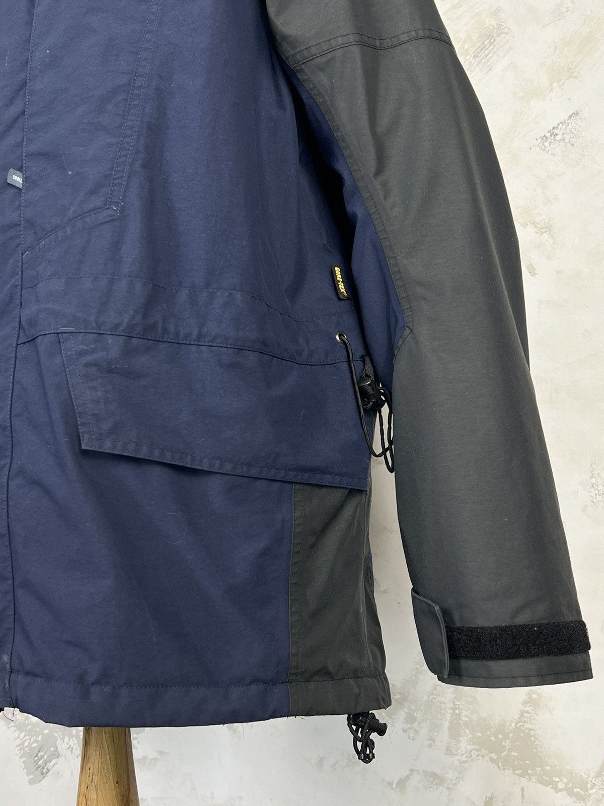 Berghaus Berghaus Gore-Tex Waterproof Jacket Size L Size US L / EU 52-54 / 3 - 3 Thumbnail