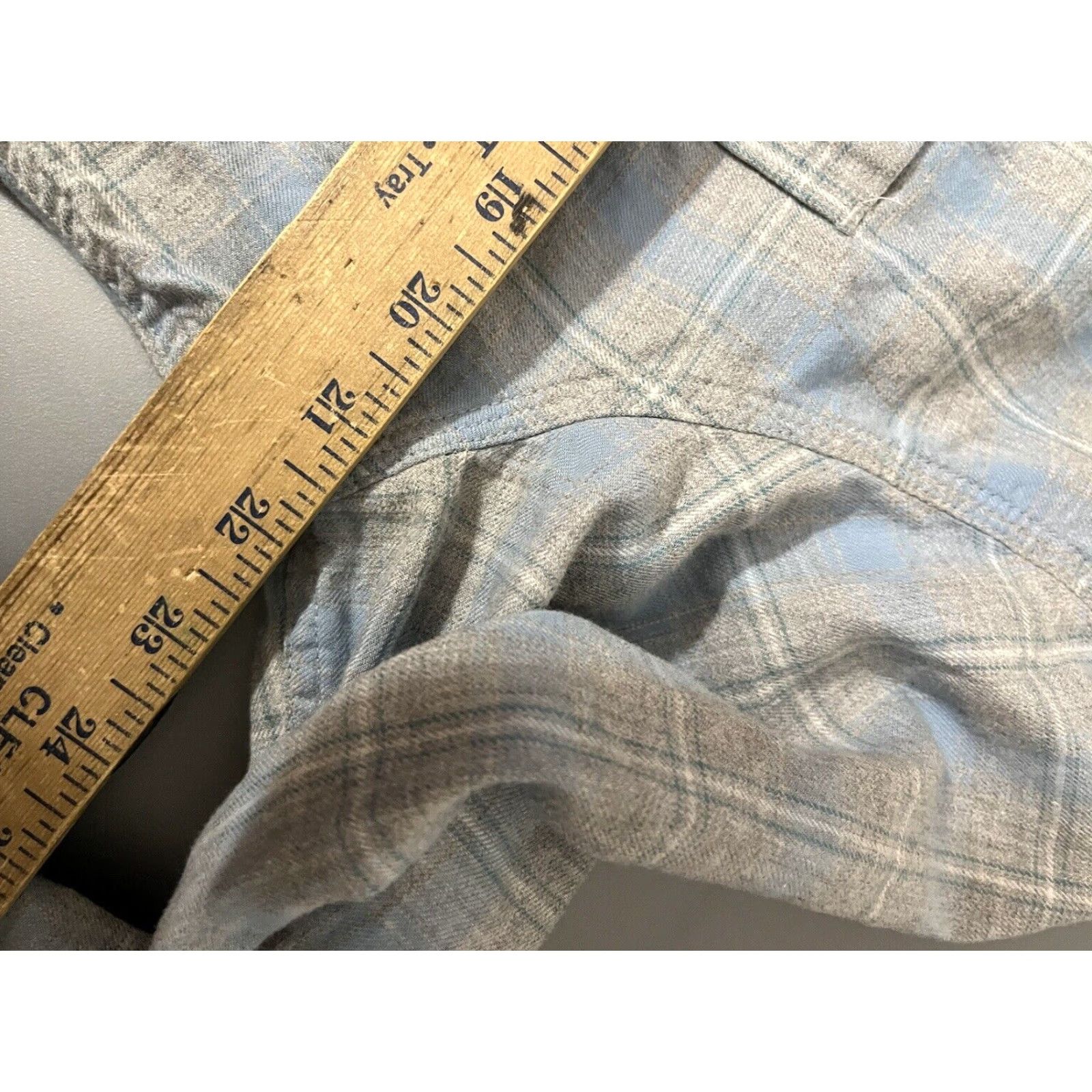 Gap gap men Soft Blue gray Plaid Button shirt Size Large Size US L / EU 52-54 / 3 - 5 Thumbnail