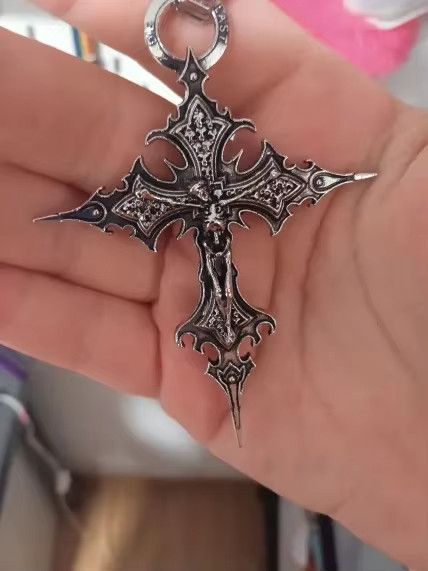Jewelry × Vintage Vintage Dante Cross Religious Pendant Size ONE SIZE - 1 Thumbnail