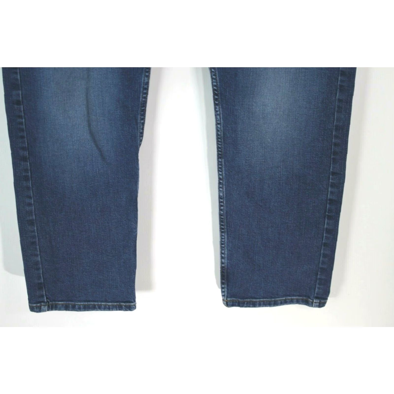 Wrangler Wrangler Jeans Men's 40X30 Blue Denim Stretch Regular Tapered 5-Pocket Belt Loops Button Mens Size US 40 / EU 56 - 6 Thumbnail