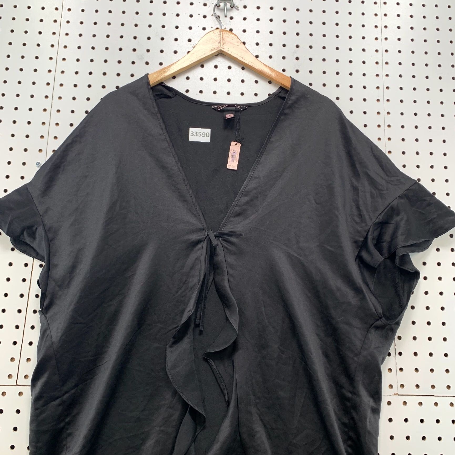 Victoria's Secret Victoria's Secret Robe Black Satin Kimono Love One Size NWT Womens XS-XXL? Size ONE SIZE - 6 Thumbnail