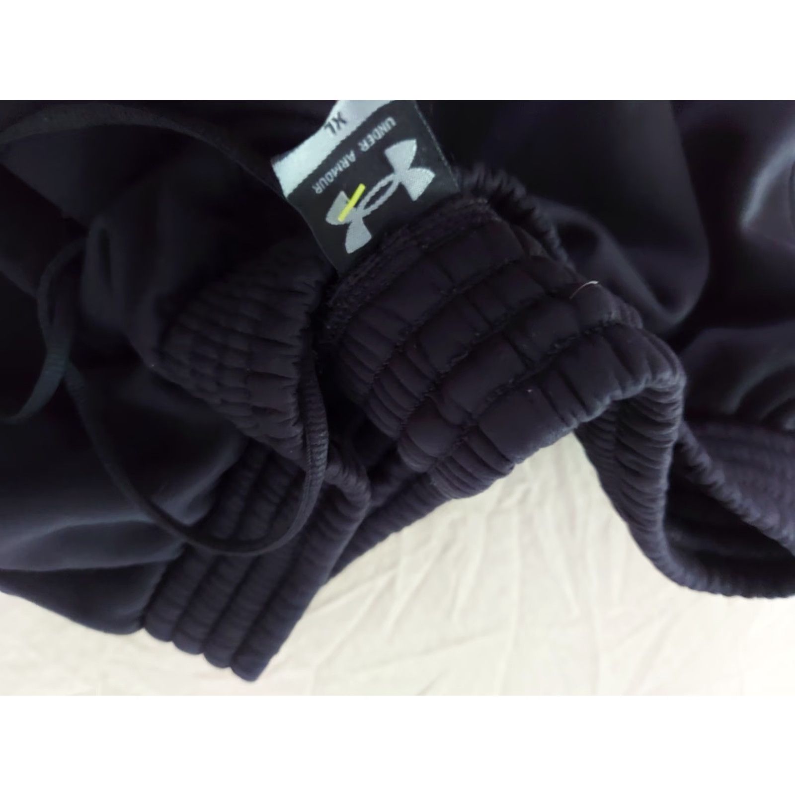 Under Armour Under Armour Pants Mens L Athletic Black Sweatpants Gym Workout Size US 33 - 6 Thumbnail