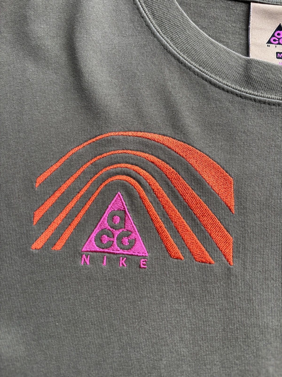 Nike ACG Nike ACG Splattered Logo Tee CT4168-325 Green Size M T-Shirt Size US M / EU 48-50 / 2 - 5 Thumbnail