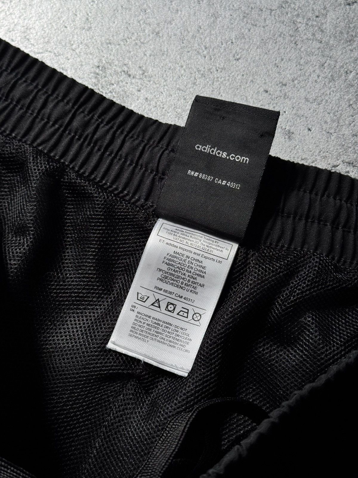 Adidas × Vintage Vintage Y2K Adidas Pinterest Shorts Streetwear 90s Size US 32 / EU 48 - 16 Thumbnail