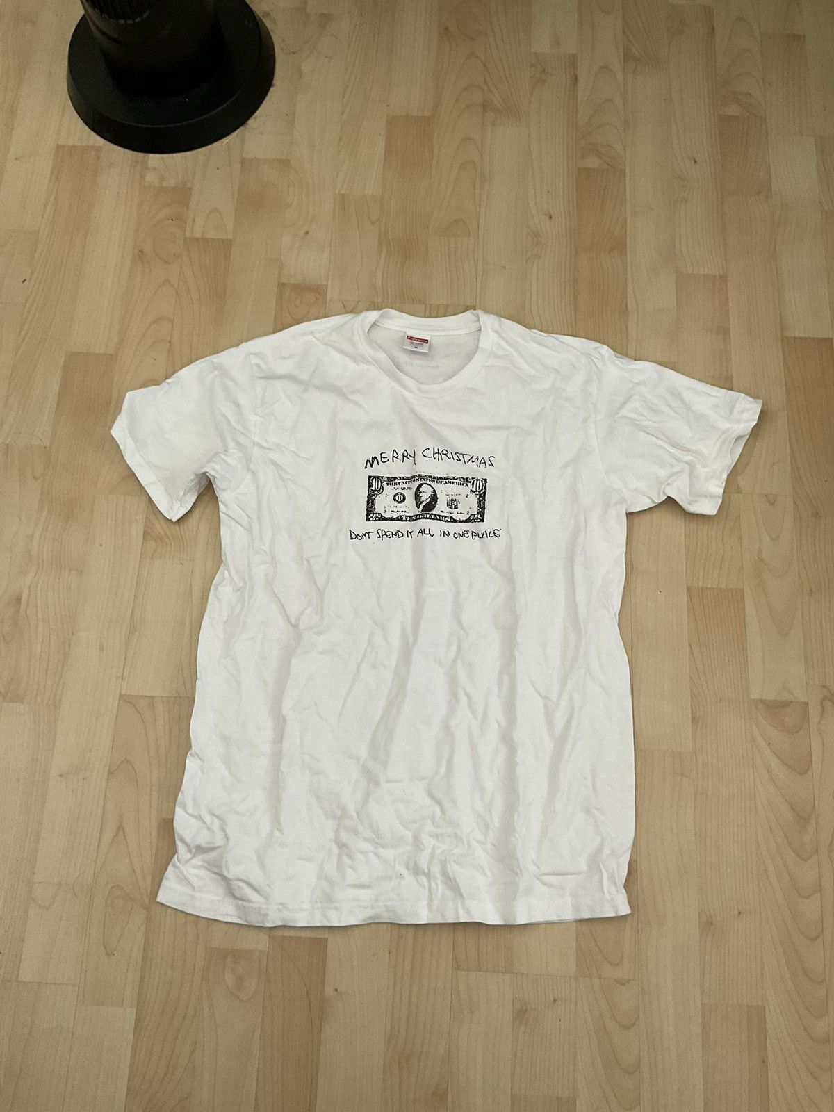 Supreme Supreme Merry Christmas Money Tee Size US M / EU 48-50 / 2 - 1 Thumbnail