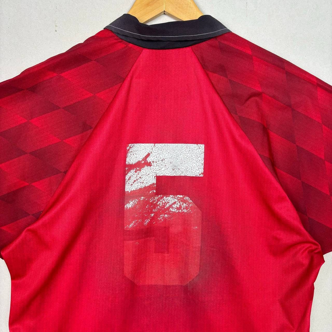 Vintage Vintage Manchester United 1996-98 Home Shirt Football Jersey Size US L / EU 52-54 / 3 - 4 Thumbnail