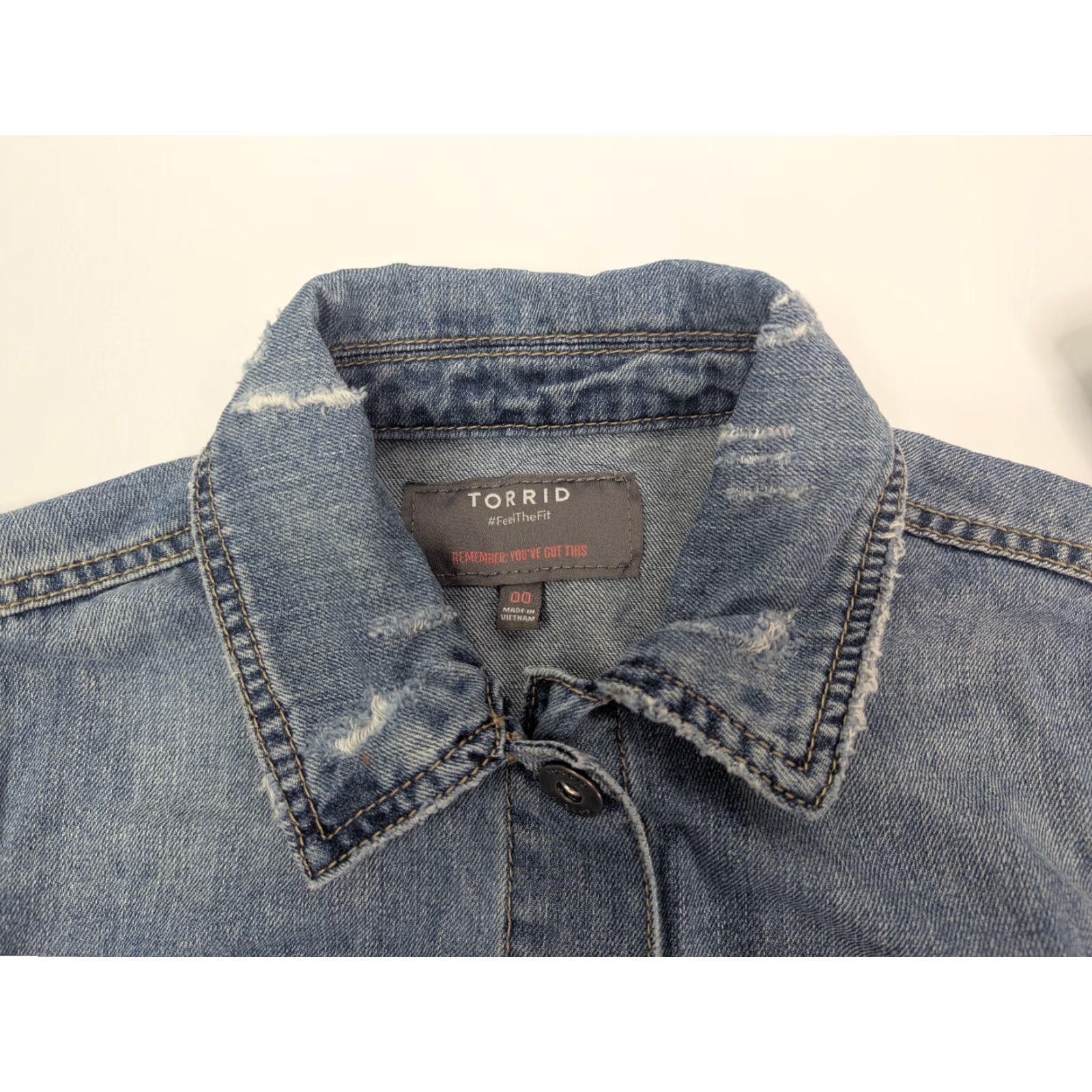 Torrid Torrid Denim Jacket 00 Blue Distressed Medium Wash Trucker Jean Plus Size 24" / US 00 / IT 34 - 7 Thumbnail