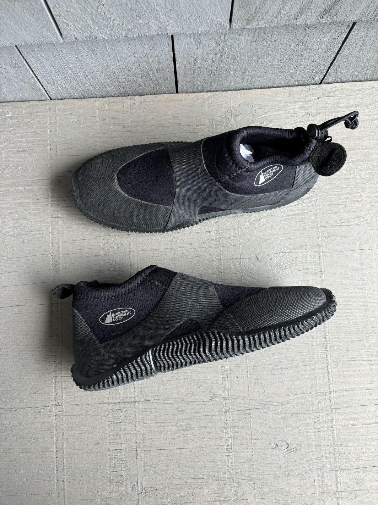 Mountain Equipment Company × Vibram MEC Black Slipon Mens Water Shoes Size 10 Mountain Equipment Size US 10 / EU 43 - 2 Thumbnail