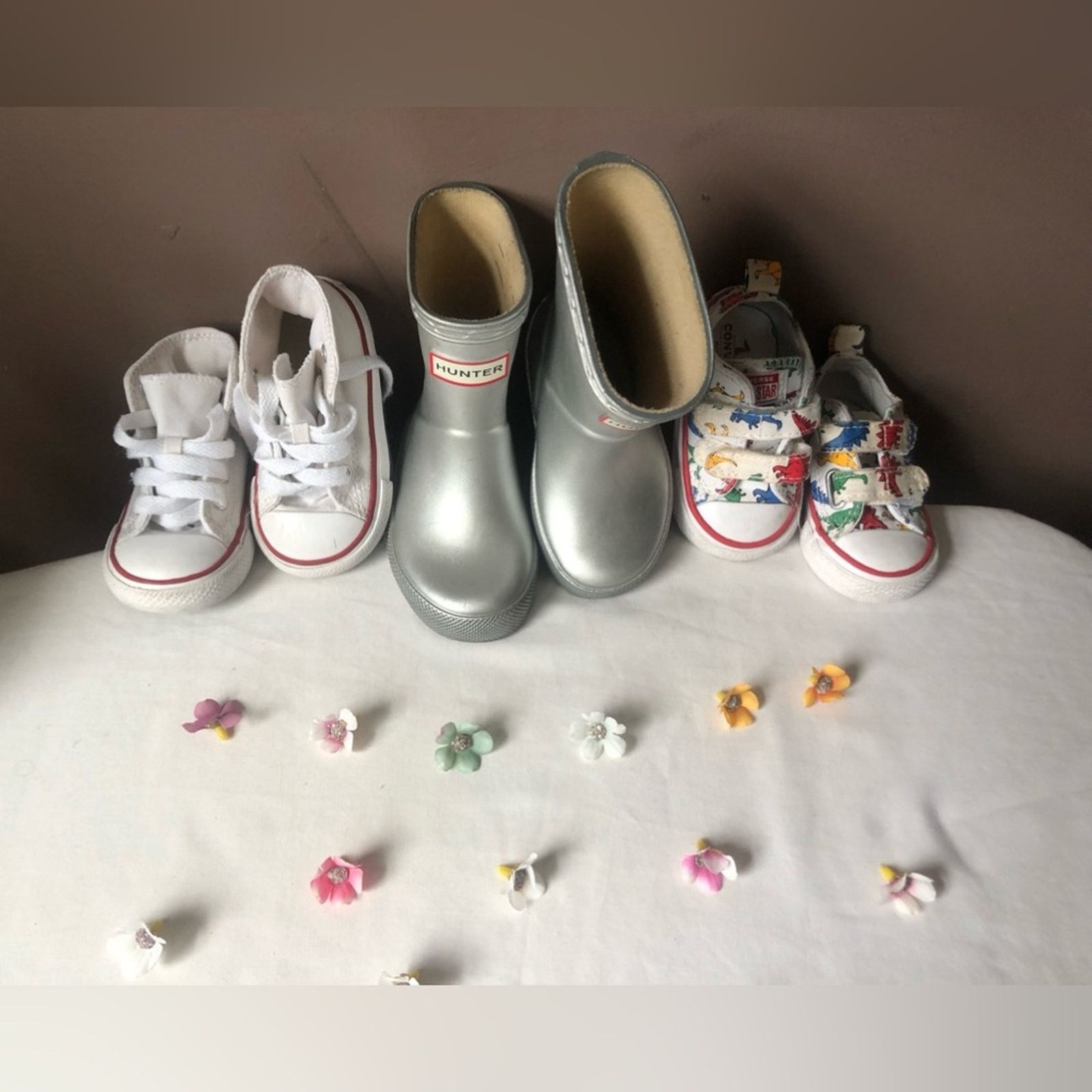 Hunter Baby Hunter boots and converse chucks. Size 3 and 4. Size US 4 / IT 34 - 7 Thumbnail