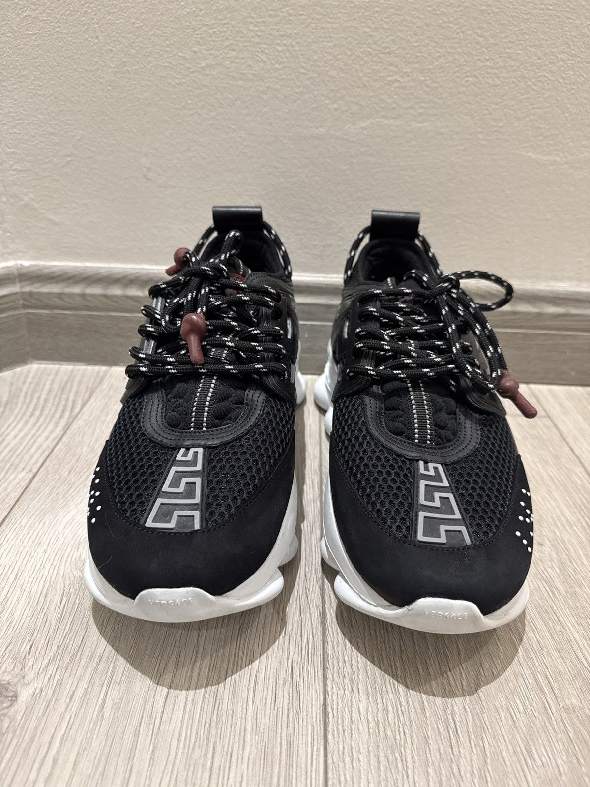 Designer Versace Chain Reaction Sneaker ‘Black and White’ Size US 8 / EU 41 - 3 Thumbnail