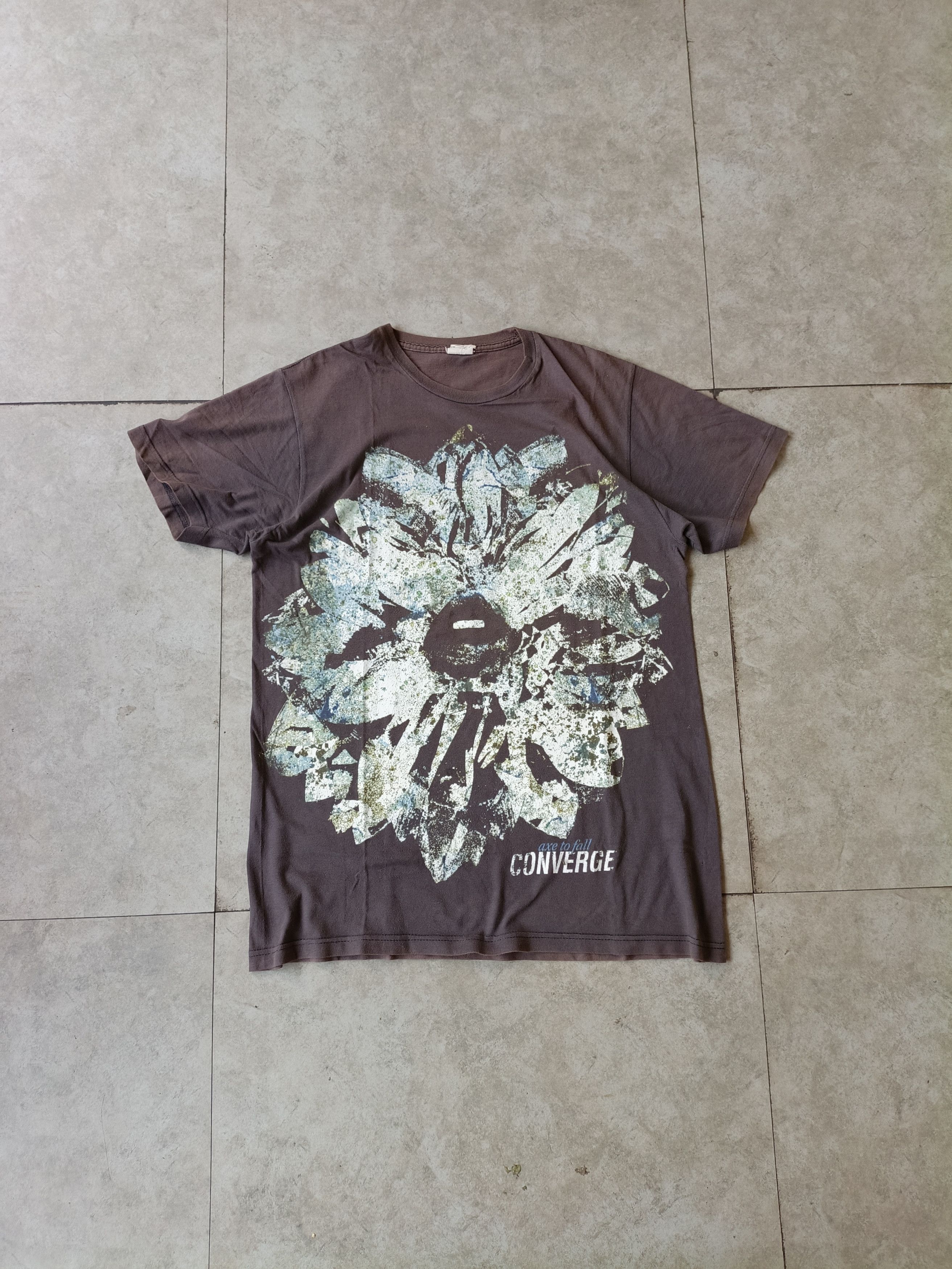 Japanese Brand Vintage Converge “Axe to Fall” T-Shirt – Beautiful Faded Size US L / EU 52-54 / 3 - 1 Thumbnail