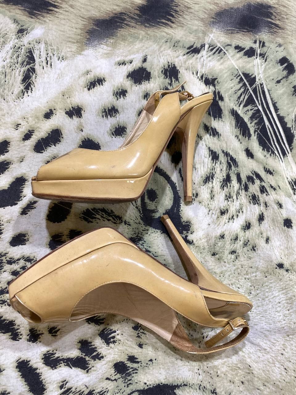 Jimmy Choo Jimmy Choo Beige Patent Leather Nova Peep Toe Platform shoes Size US 5 / IT 35 - 9 Thumbnail