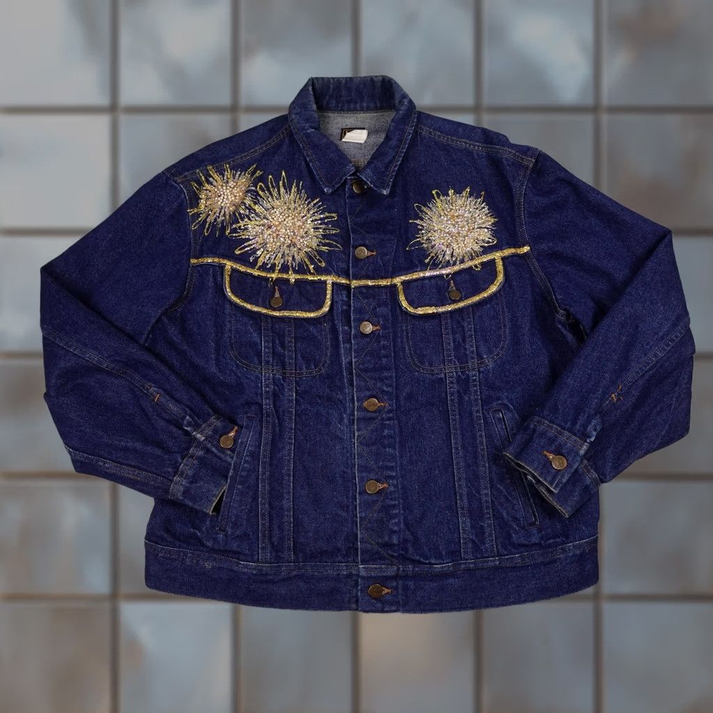 Lee VINTAGE Lee Jacket Mens 44 Blue Denim Beaded Fireworks Embellished 90s Jacket Mens Blue Denim Beaded Fireworks Embellished 90s Size US 44 / EU 60 - 1 Thumbnail