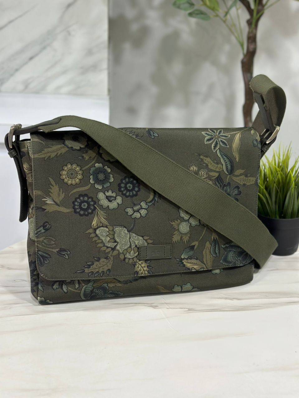Gucci Authentic Gucci Green Canvas Shoulder Bag Size ONE SIZE - 15 Thumbnail
