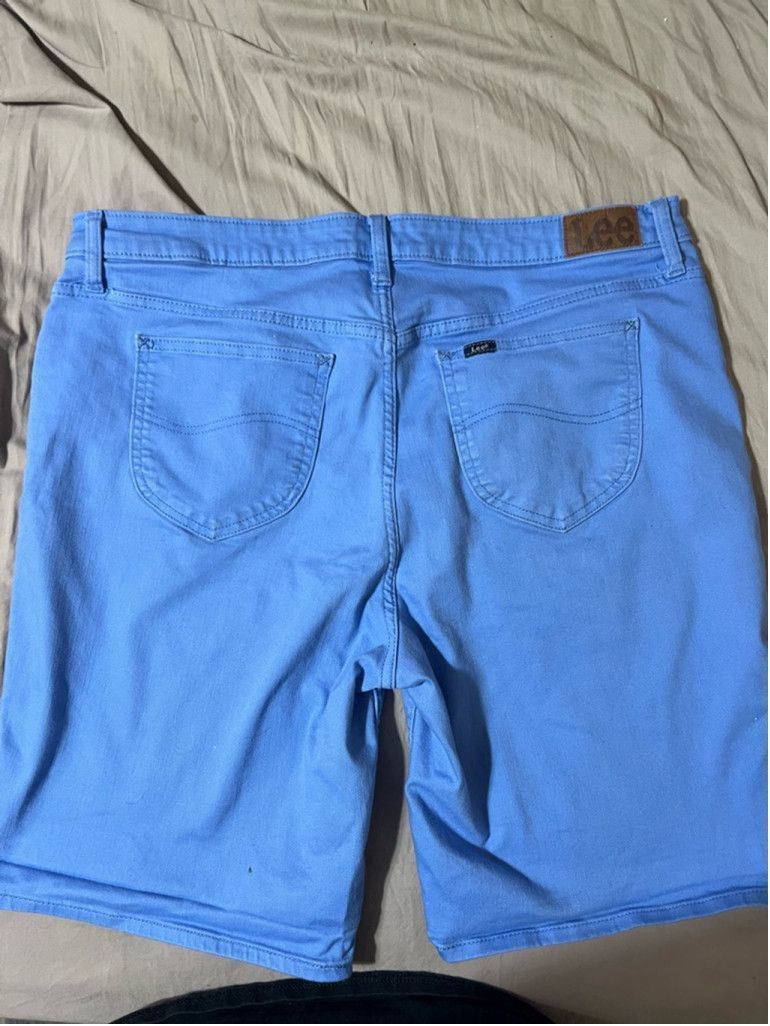 Lee Women's Lee Denim Shorts Size M Blue Size 42" / US 20 - 2 Thumbnail