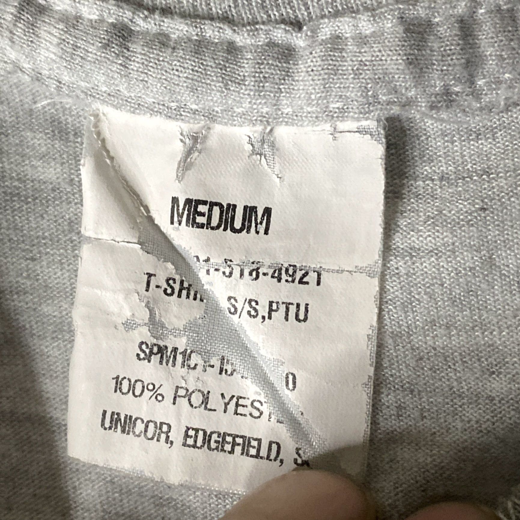 Vintage VINTAGE Unbranded Military T-Shirt Shirt Mens Gray Medium PTU Official Airforce T Shirt Short Sleeve Military Issue Size US M / EU 48-50 / 2 - 4 Thumbnail