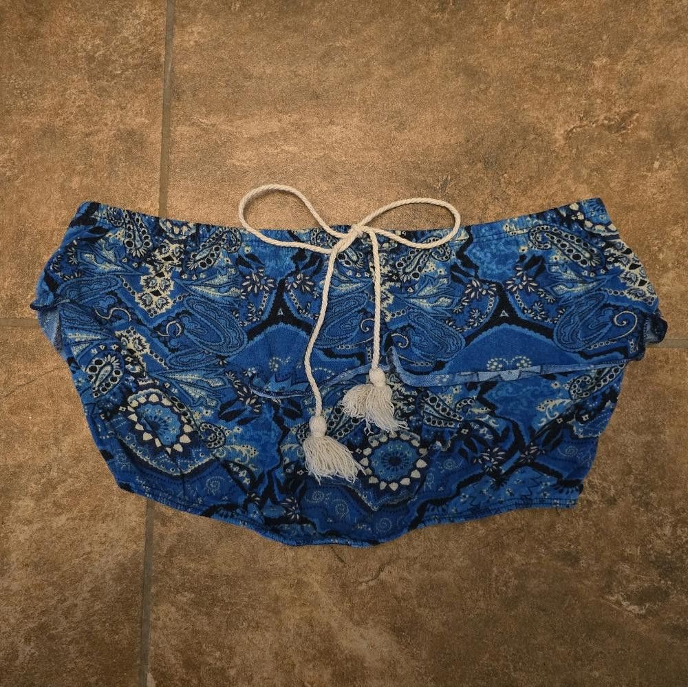 Designer Blue Paisley Print Rue21 Ruffled Crop Top Size M / US 6-8 / IT 42-44 - 1 Thumbnail