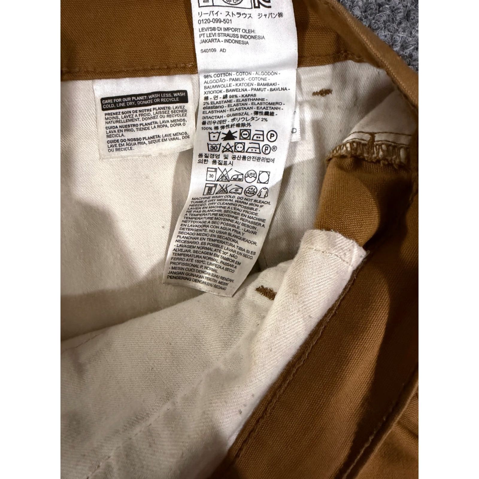 Levi's Levi's Shorts Mens 42 Brown Chino Flat Front Casual Workwear Relaxed Fit Pockets Cotton Spandex 10in Inseam Regular Size Size US 42 / EU 58 - 7 Thumbnail