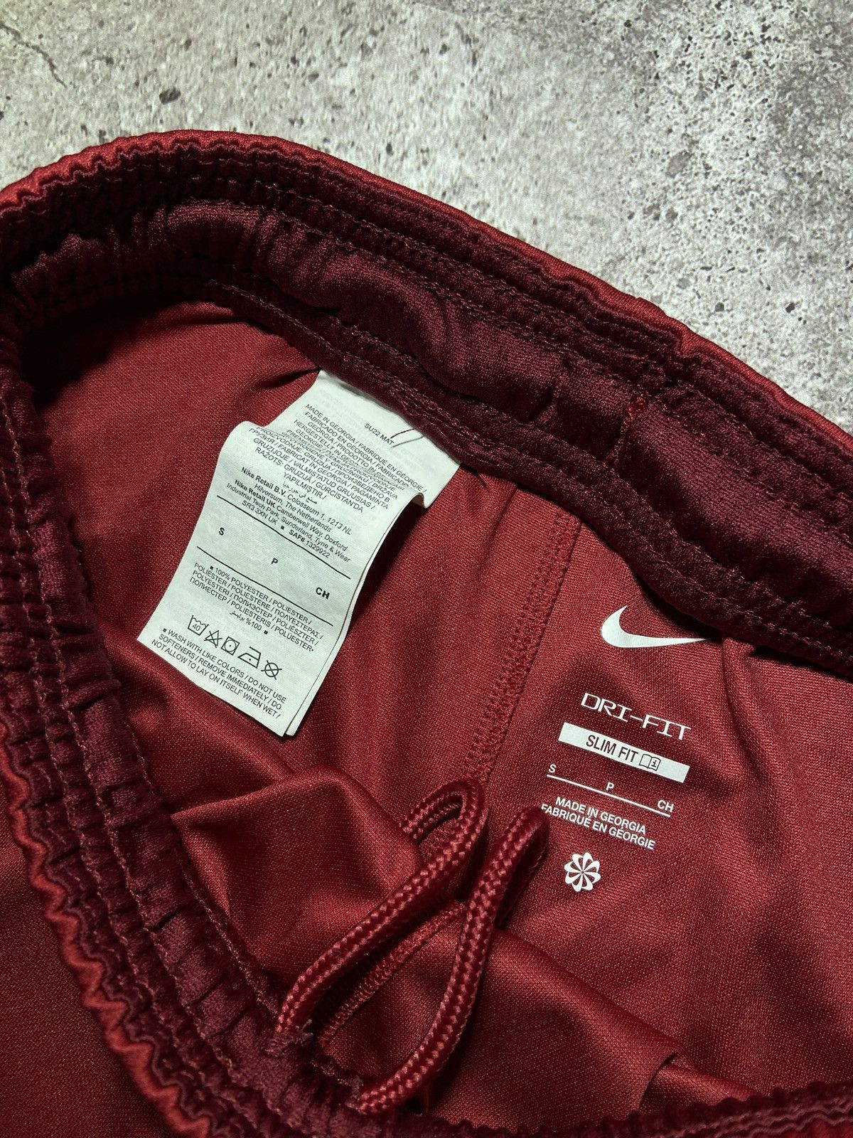 Nike 💥Liverpool 2022 football jersey Nike set t-shirt‼️ Size US M / EU 48-50 / 2 - 13 Thumbnail