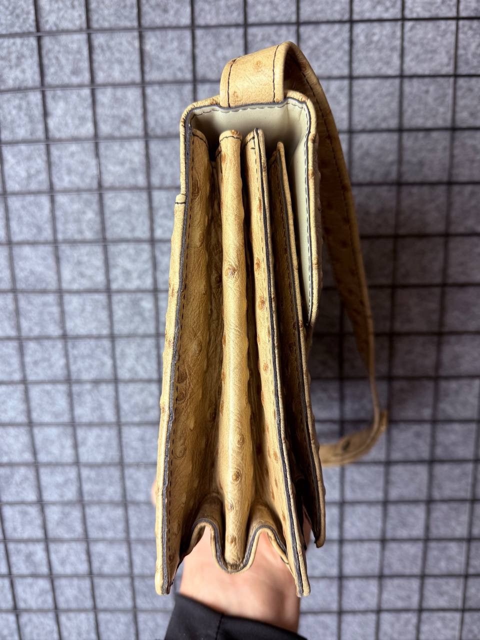 Leather Classic Beige 1990 OSTRICH Skin Handbag Coin Purse Size ONE SIZE - 12 Thumbnail