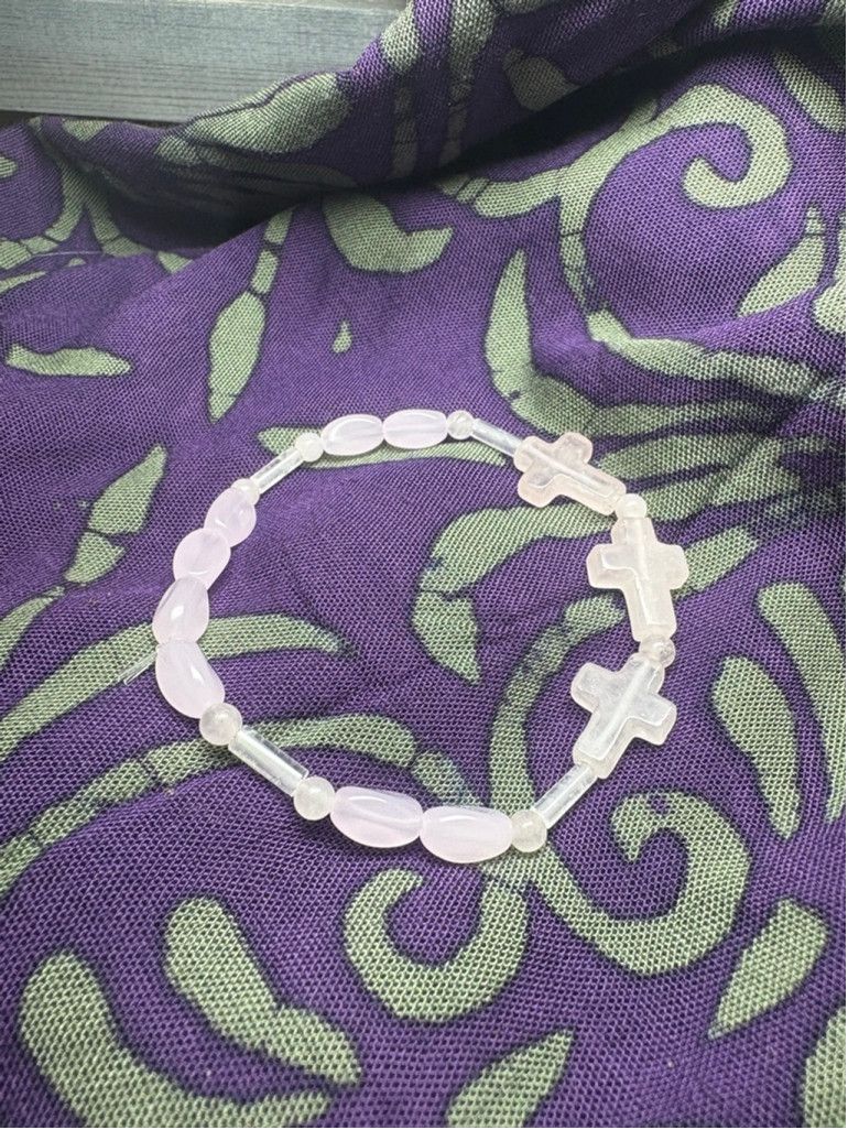 The Unbranded Brand Women's Pink Rose Quartz Cross Beaded Stretch Bracelet Size ONE SIZE - 1 Thumbnail