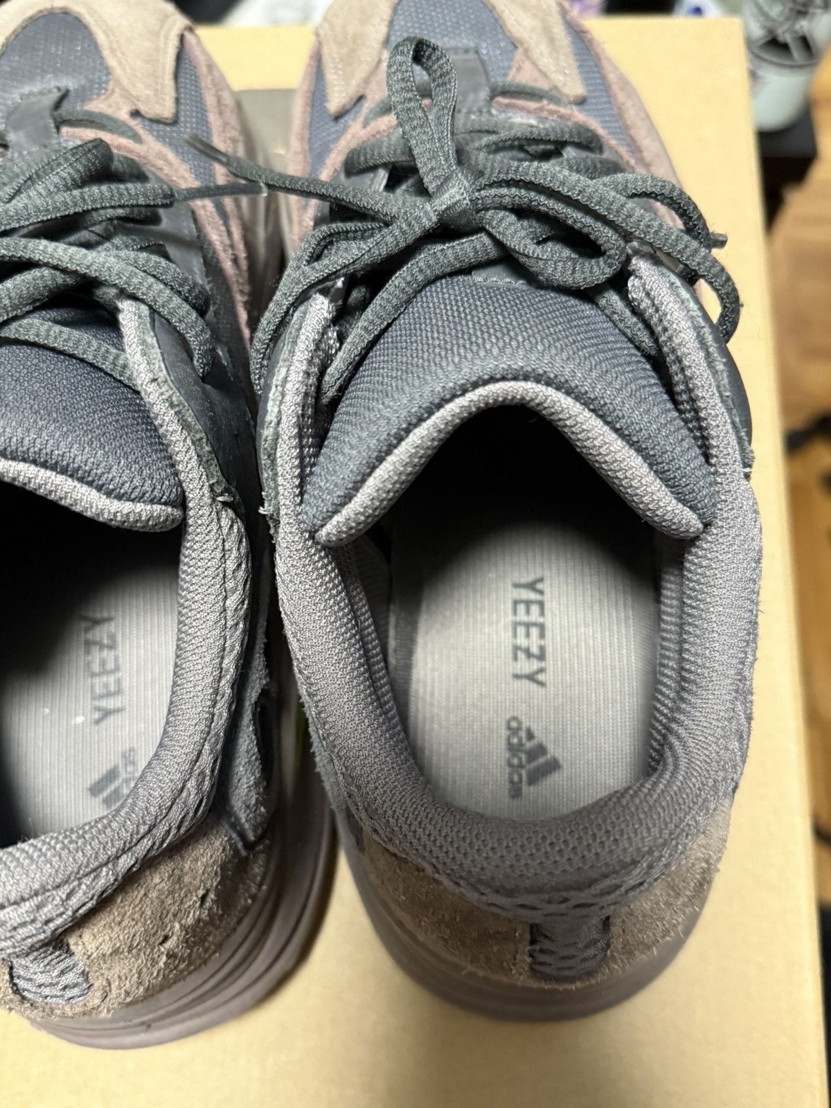 Yeezy Mauve Yeezy 700s Size US 9 / EU 42 - 6 Thumbnail