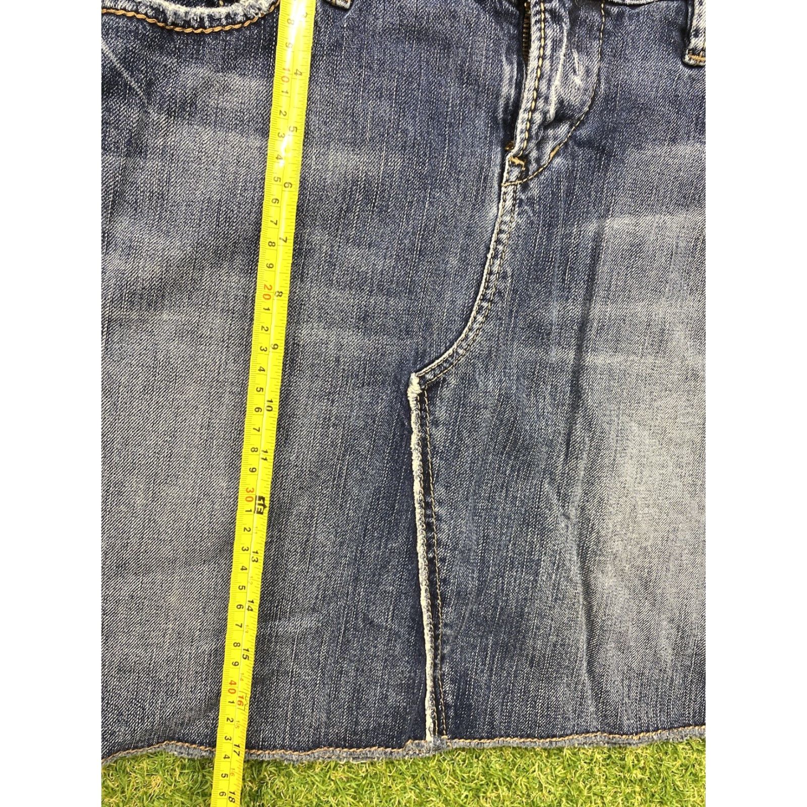 Vintage Silver Jean Skirt Womens Distressed Mini Denim Y2K Summer Joplin Size 28 Size 28" / US 6 / IT 42 - 7 Thumbnail