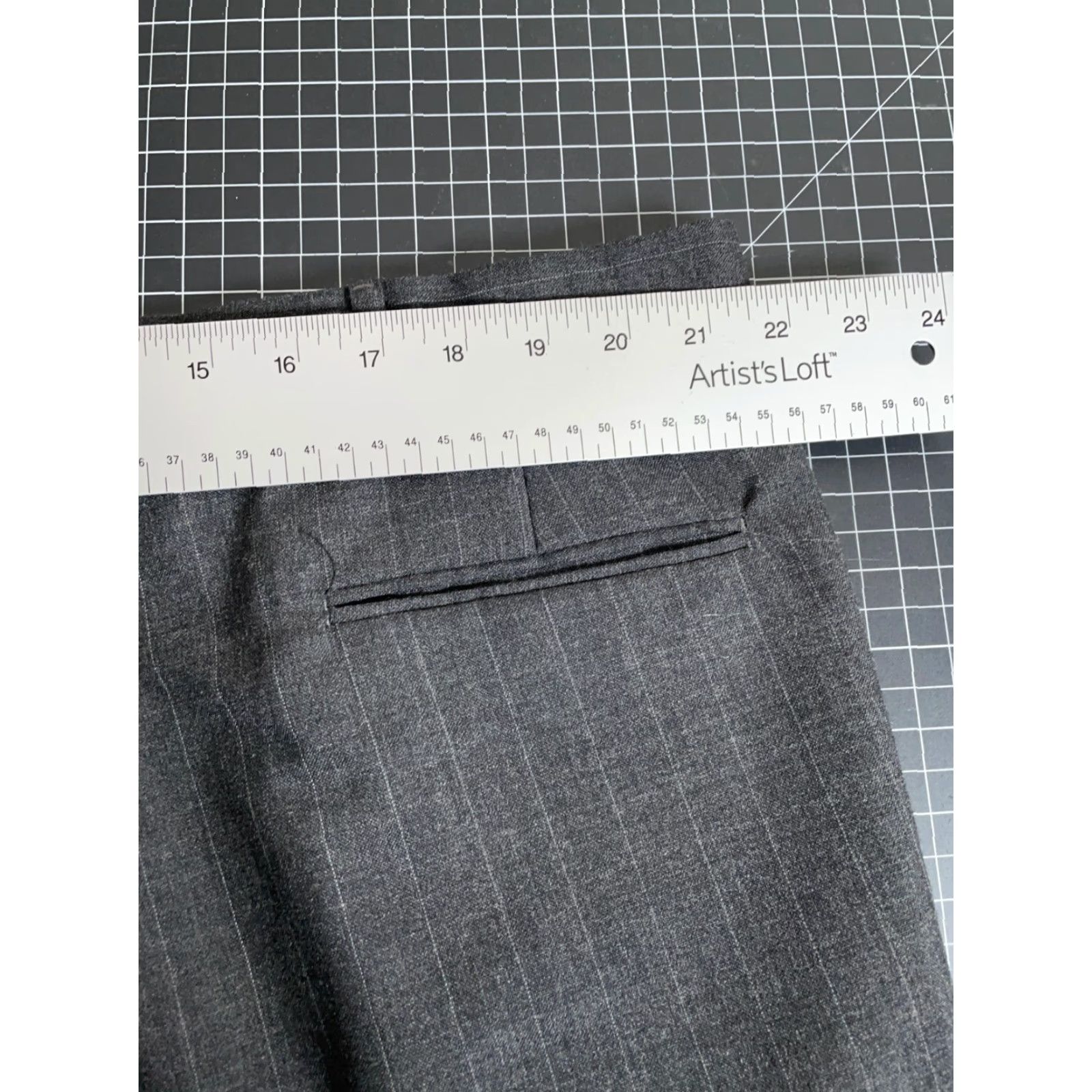 IDEA VINTAGE Wool Pleated Trousers Men's 42 x 28 (+2") Dark Gray Pinstripe Pants Ideal Zip Dress Pants Mens Regular Gray Wool Pinstripe 42 x 28 Inseam 28 Size US 42 / EU 58 - 4 Thumbnail