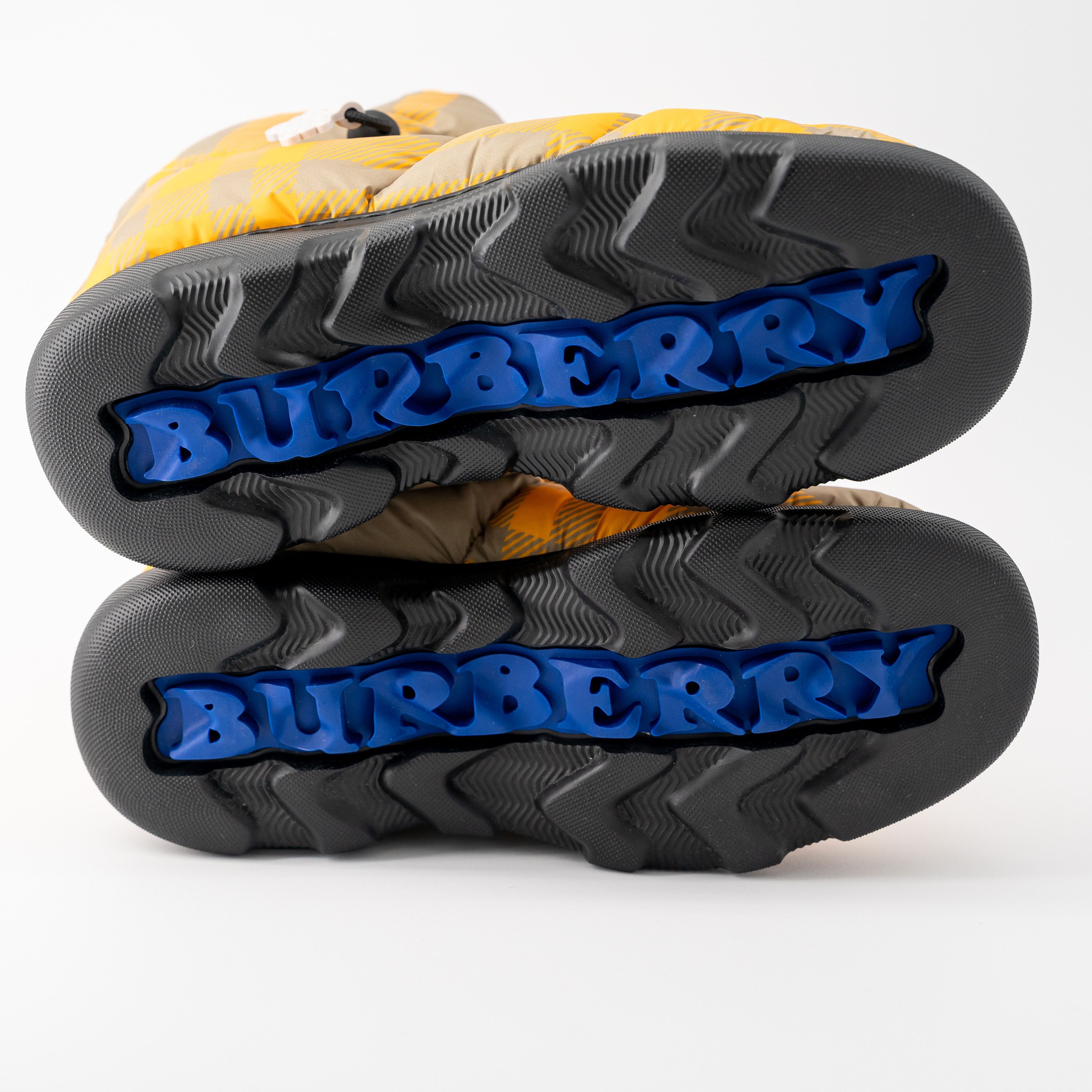 Burberry 41 8us Burberry Pillow Boots Yellow Check Padded Drawstring Size US 8 / EU 41 - 4 Thumbnail