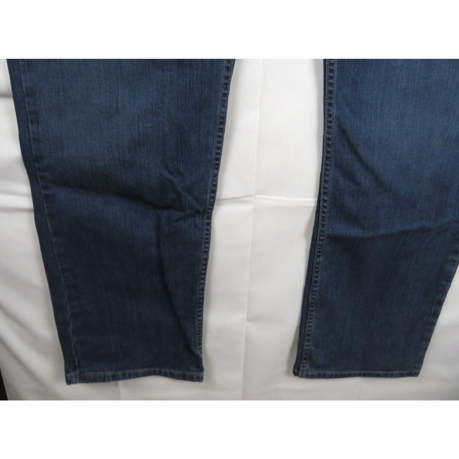 Carhartt NWT Carhartt Jeans 42X32 Denim Relaxed Fit Jeans Men Blue 42 Waist 32 Inseam Work Pants Size US 42 / EU 58 - 2 Thumbnail