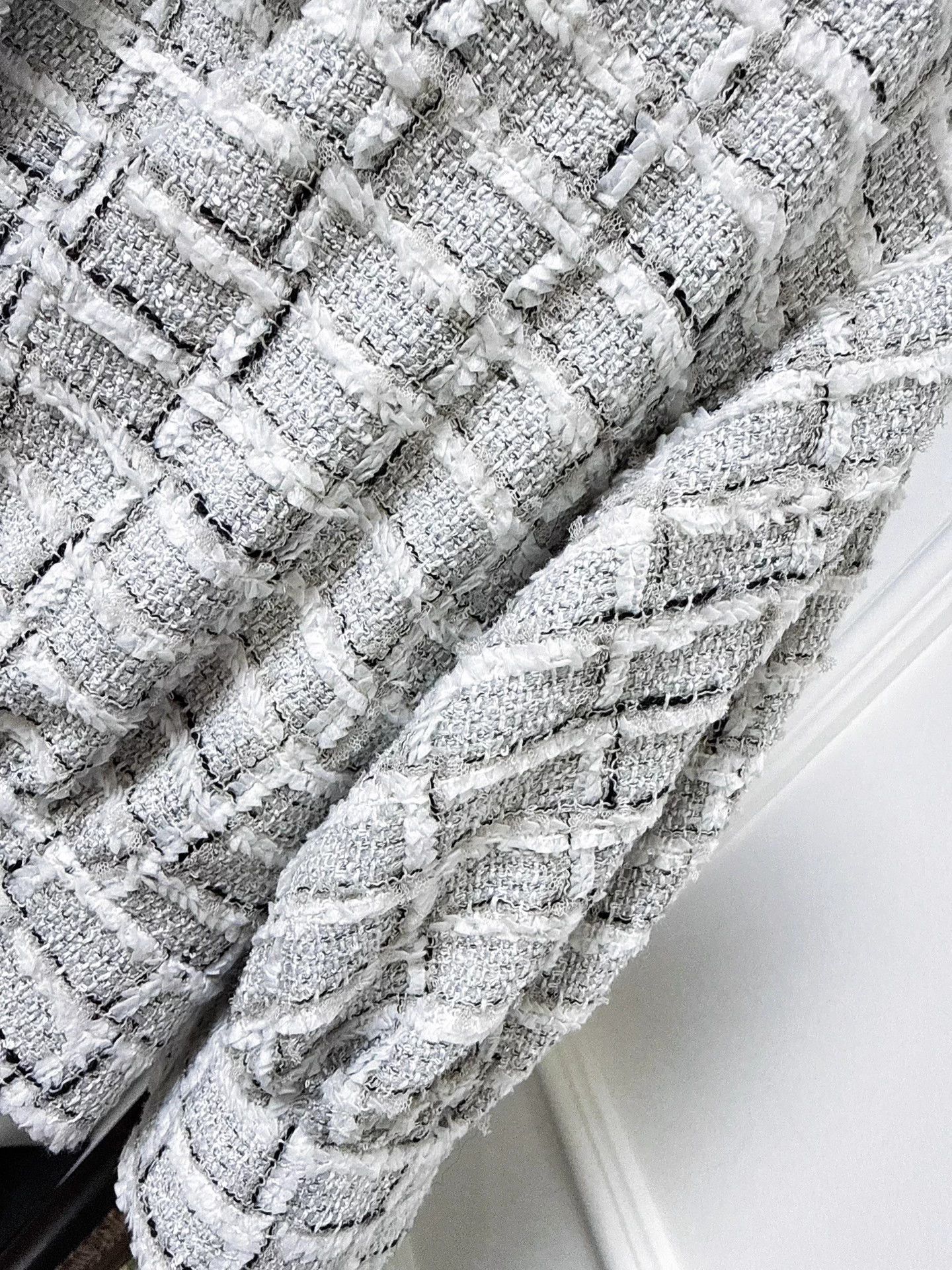 Chanel Chanel 22C short high-waist check tweed jacket 38 Size S / US 4 / IT 40 - 4 Thumbnail