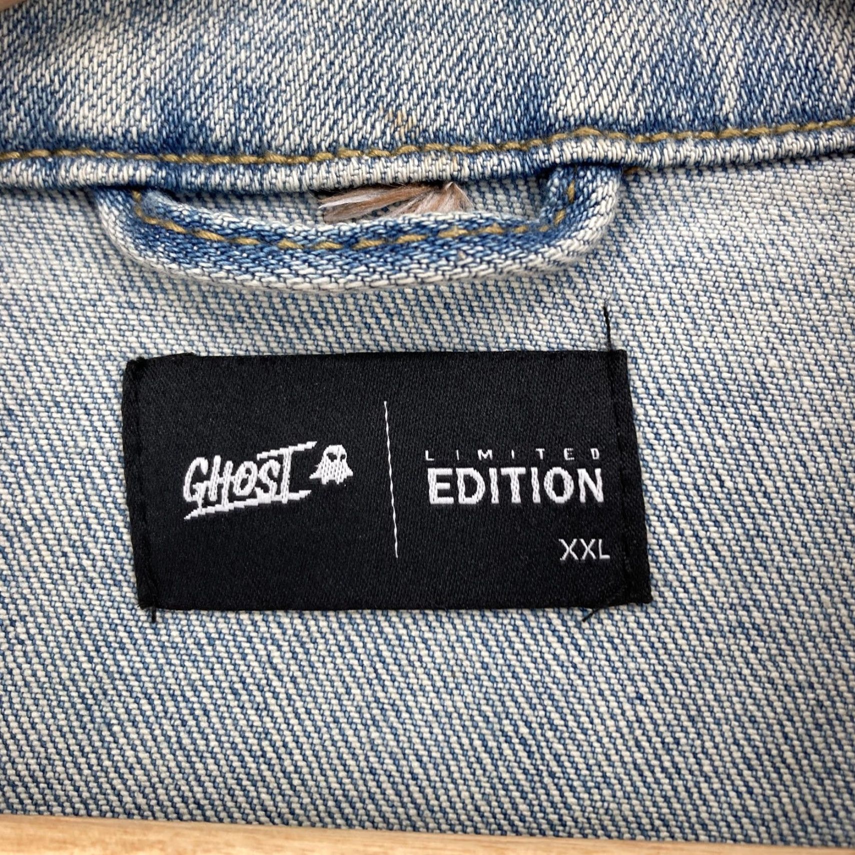Vintage VINTAGE Ghost Lifestyle Denim Jacket Mens 2XL Light Wash Denim Trucker Limited Edition Size US XXL / EU 58 / 5 - 4 Thumbnail