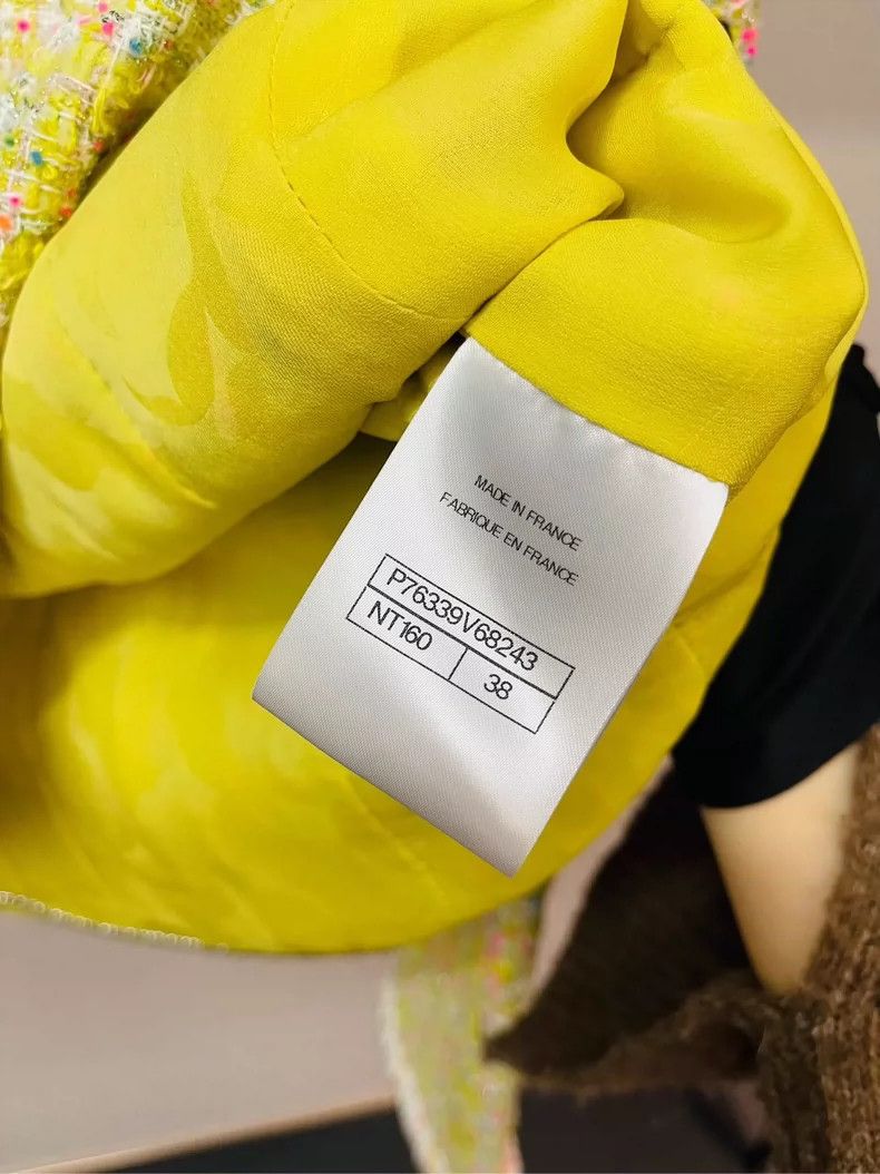 Chanel Chanel 24c goose yellow soft jacket 2504-Nextarrow Size XS / US 0-2 / IT 36-38 - 4 Thumbnail
