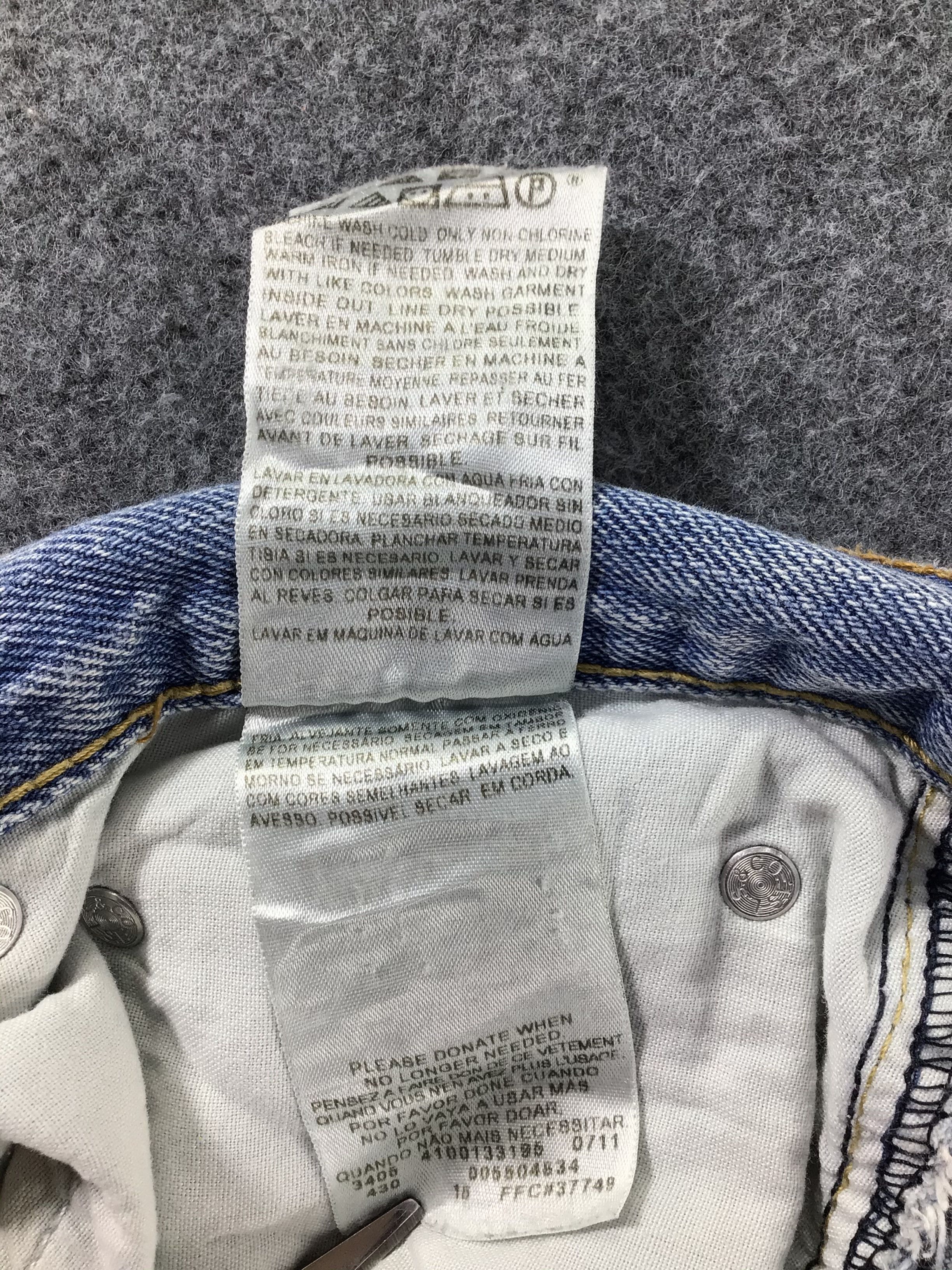 Levi's Vintage Levis 550 Jeans Medium Wash Denim -J426 Size US 34 / EU 50 - 10 Thumbnail