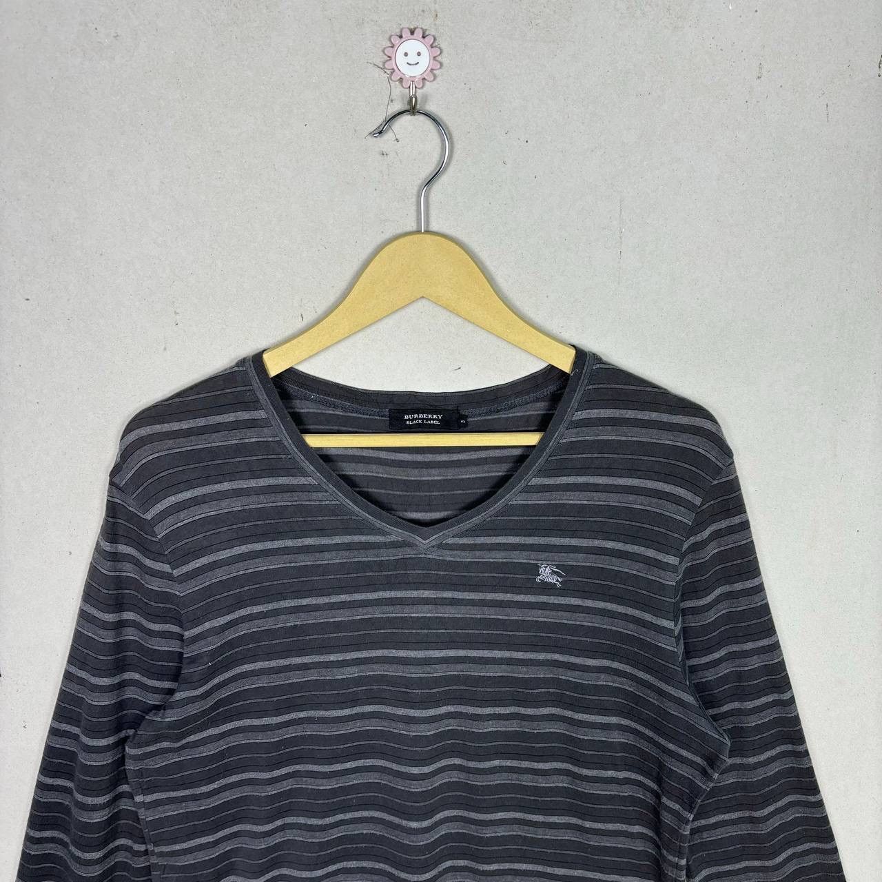 Burberry Burberry Black Label Grey Striped L/S V-Neck Tee Size 3 Size US L / EU 52-54 / 3 - 3 Thumbnail