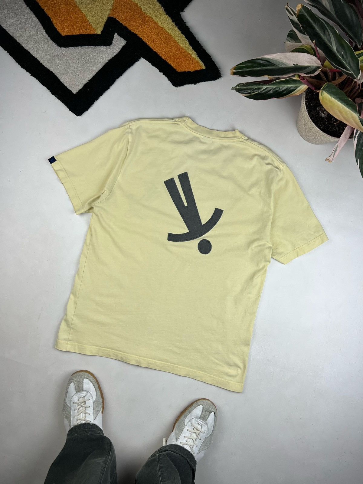Vintage Unknown Brand T-Shirt Vintage Y2K USA twolegs designer Size US M / EU 48-50 / 2 - 2 Thumbnail